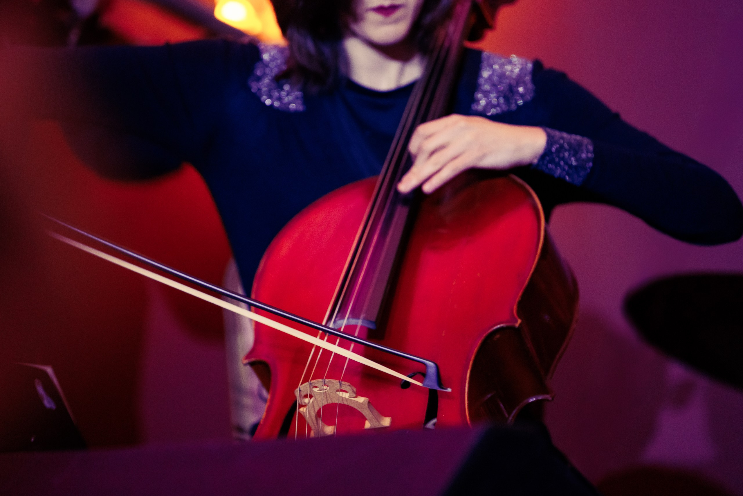 Концерт ATOMIC CELLOS в пространстве FREEDOM. Фотограф в Санкт-Петербурге — Сергей Петров