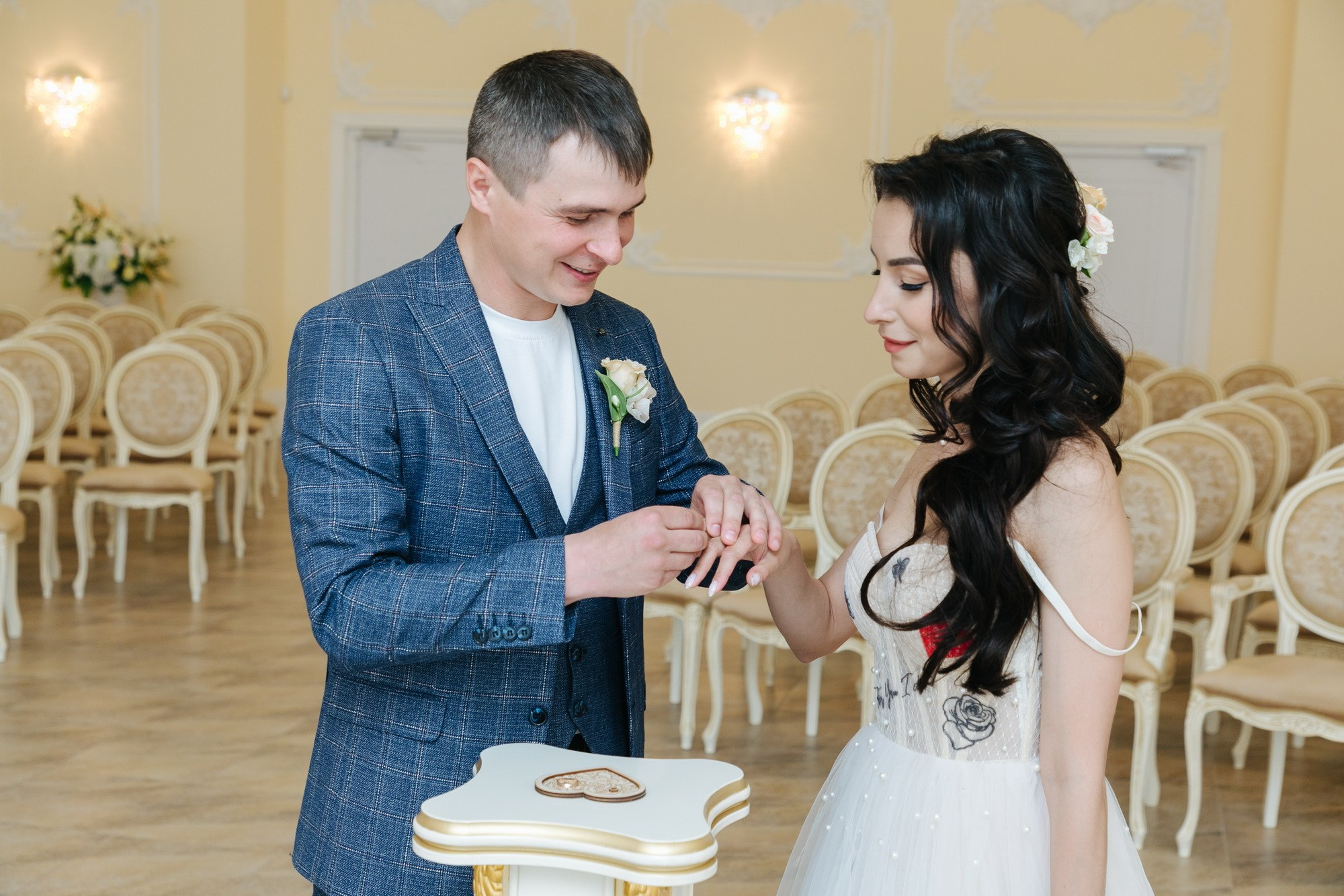 где провести свадьбу в спб, петергофе, свадебный костюм для жениха магазины, свадебный салон в спб найти, торт для свадьбы заказать, найти фотографа на свадьбу, праздник