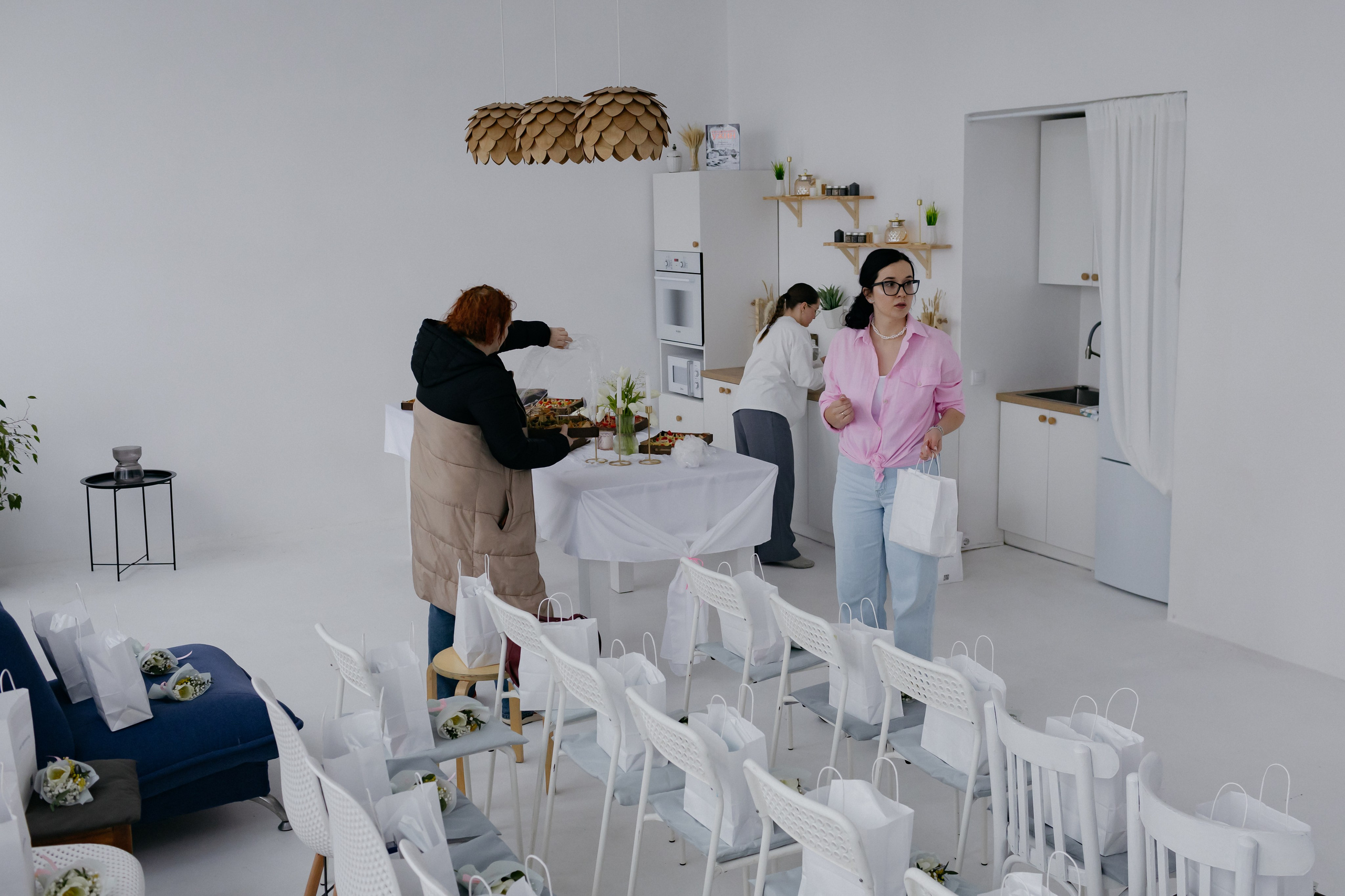 Девичник. Фотостудия «LIGHT ROOM», творческое пространство с полноценной кухонной зоной в Бресте