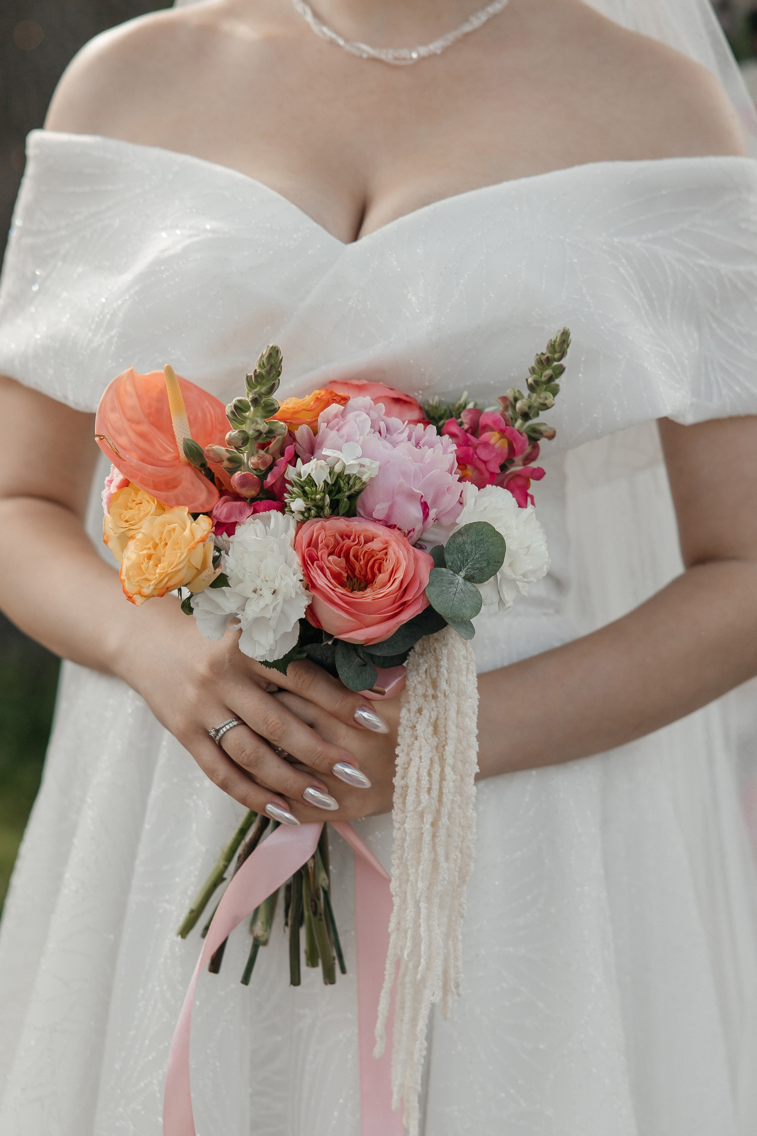 Свадебная фотосессия в ресторане Турандот, свадьба на площадке House for wedding Дом у озера. Свадебный фотограф в Москве Дарья Олендарёва