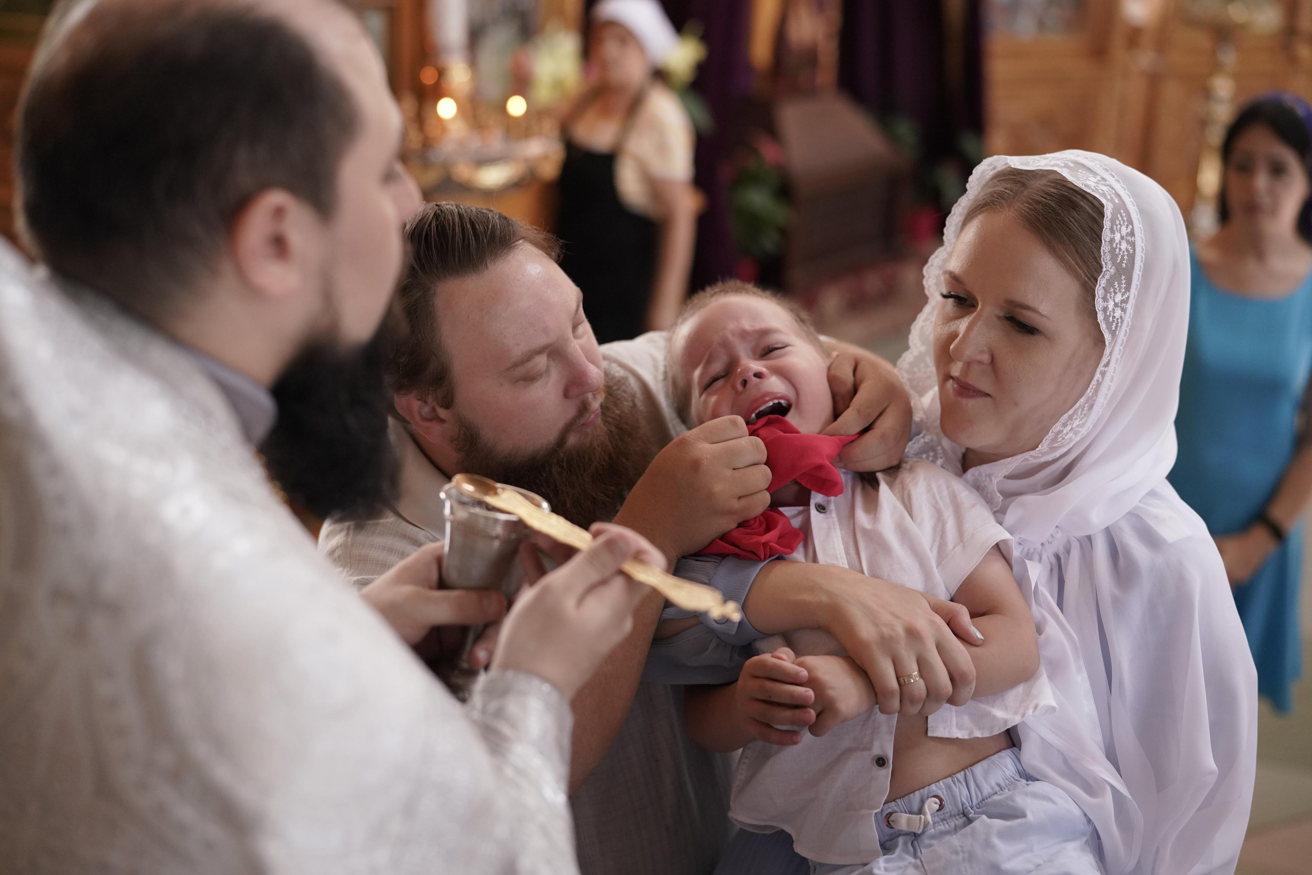 Крещение Камиля (Михаил). Фотограф Алматы, курс по Фотографии в Алматы. Дмитриева Наталья