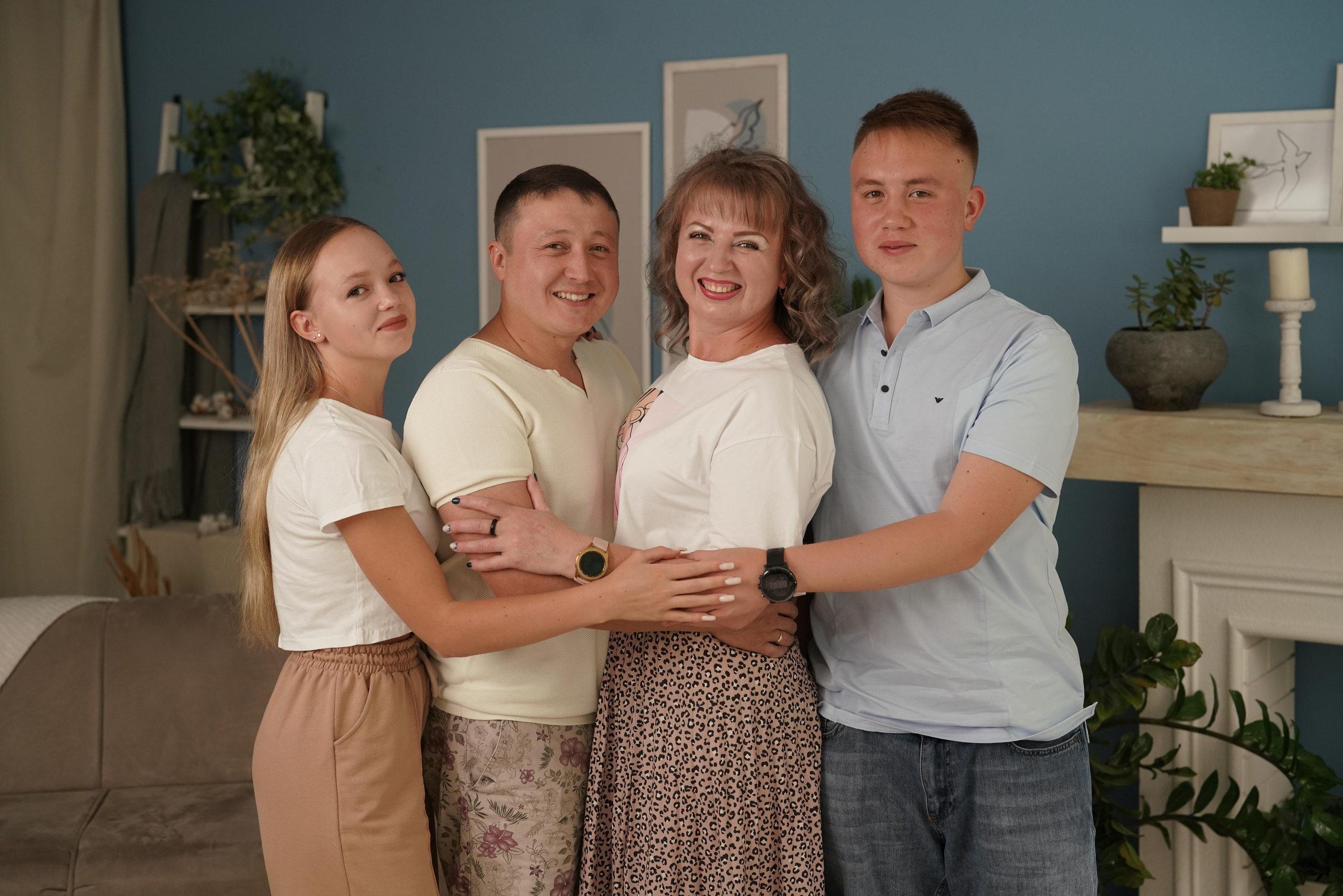 Семья Александра и Юлии. Фотограф Алматы, курс по Фотографии в Алматы. Дмитриева Наталья