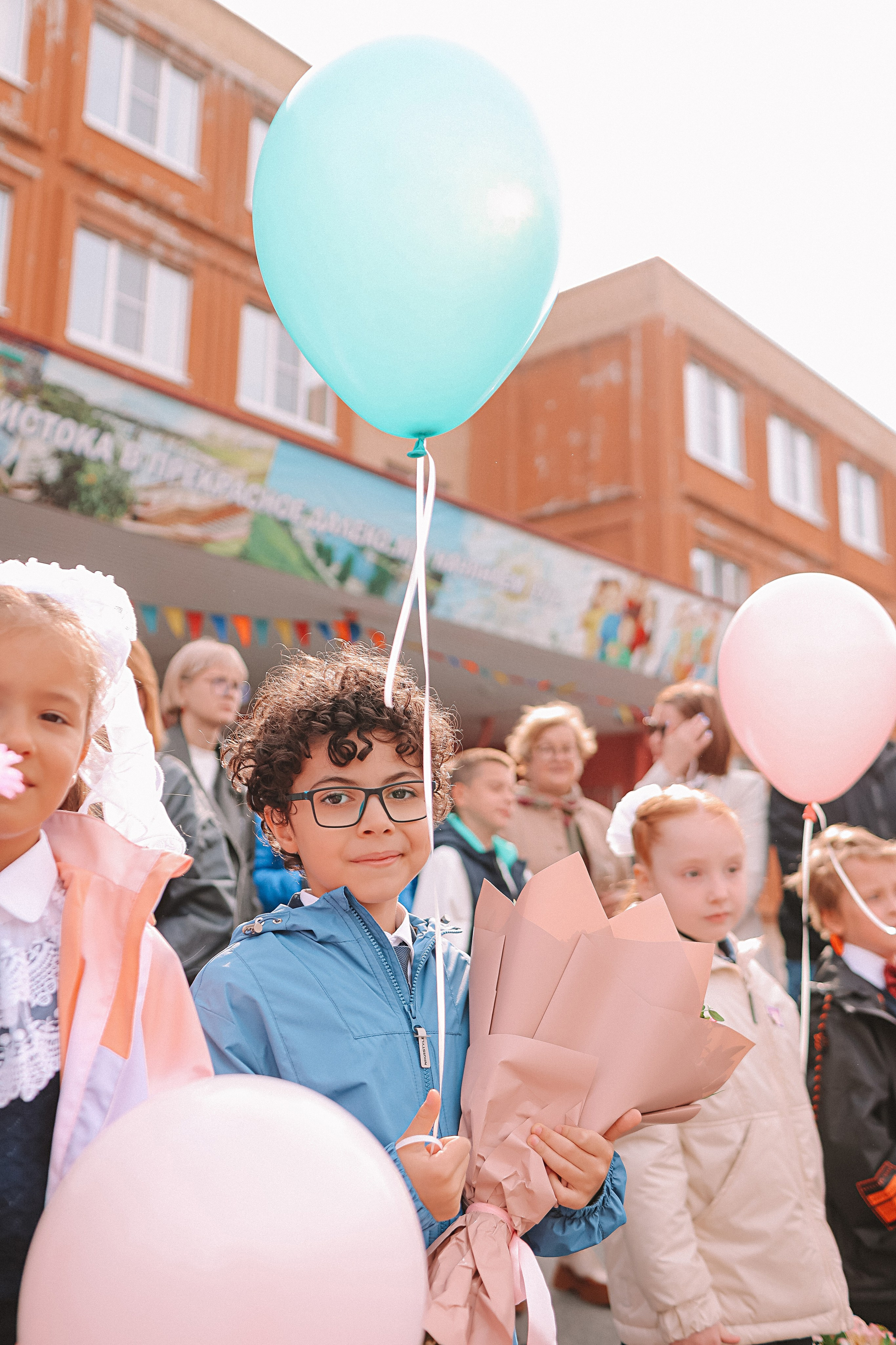 1 сентября линейка+кл час+портреты. Семейный фотограф Тюмень, фотограф на роды Салмина Мария