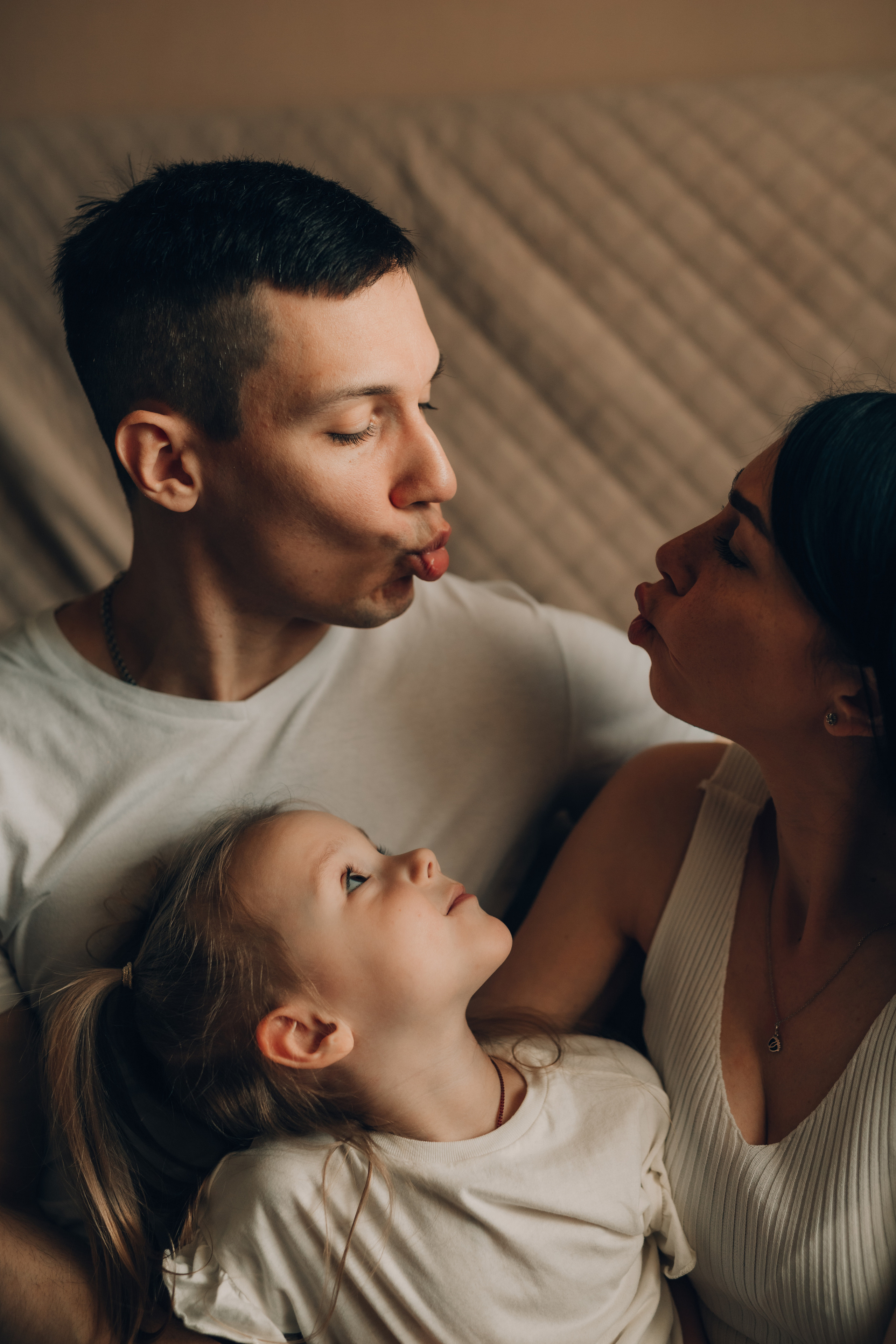 Петя, Аня и Аришка. Домашняя фотосессия. Семейный фотограф в Казани Рузалина Гафурова