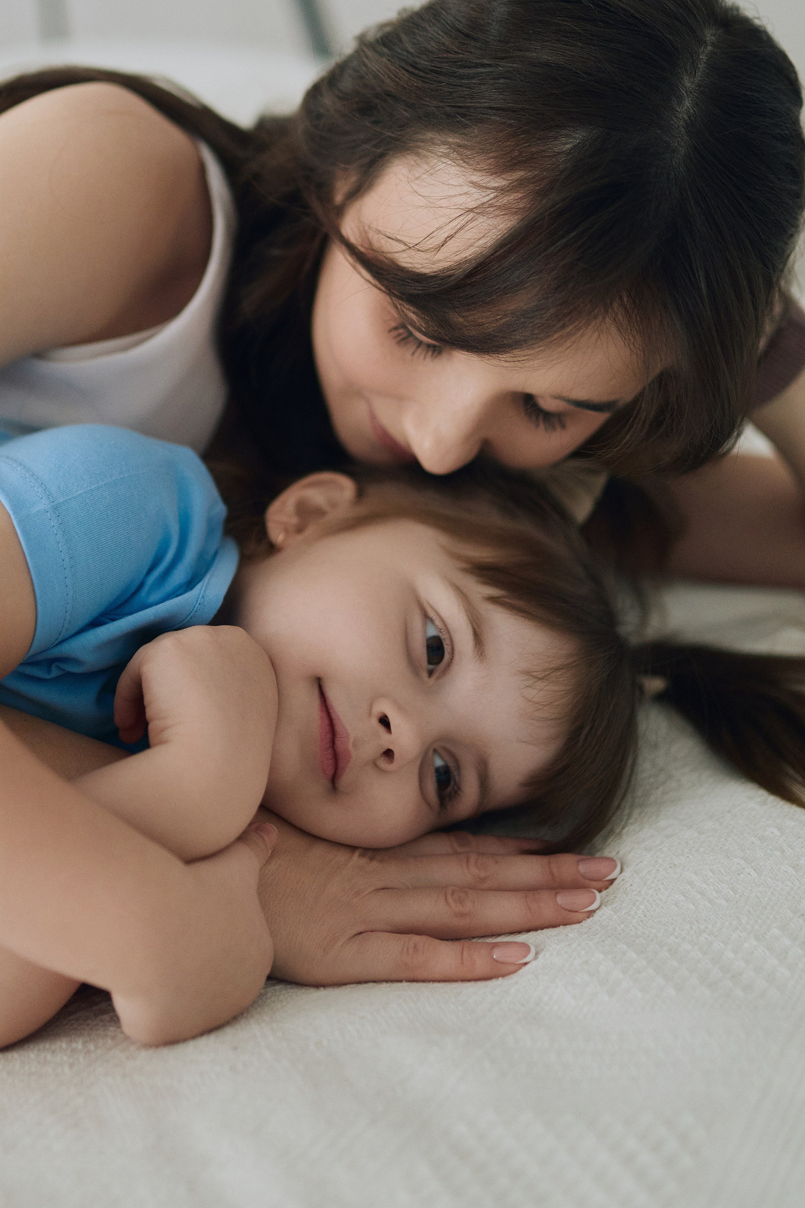 Студийная фотосессия мамы и дочки. Алина Каравайцева. Фотограф в городе Барнаул