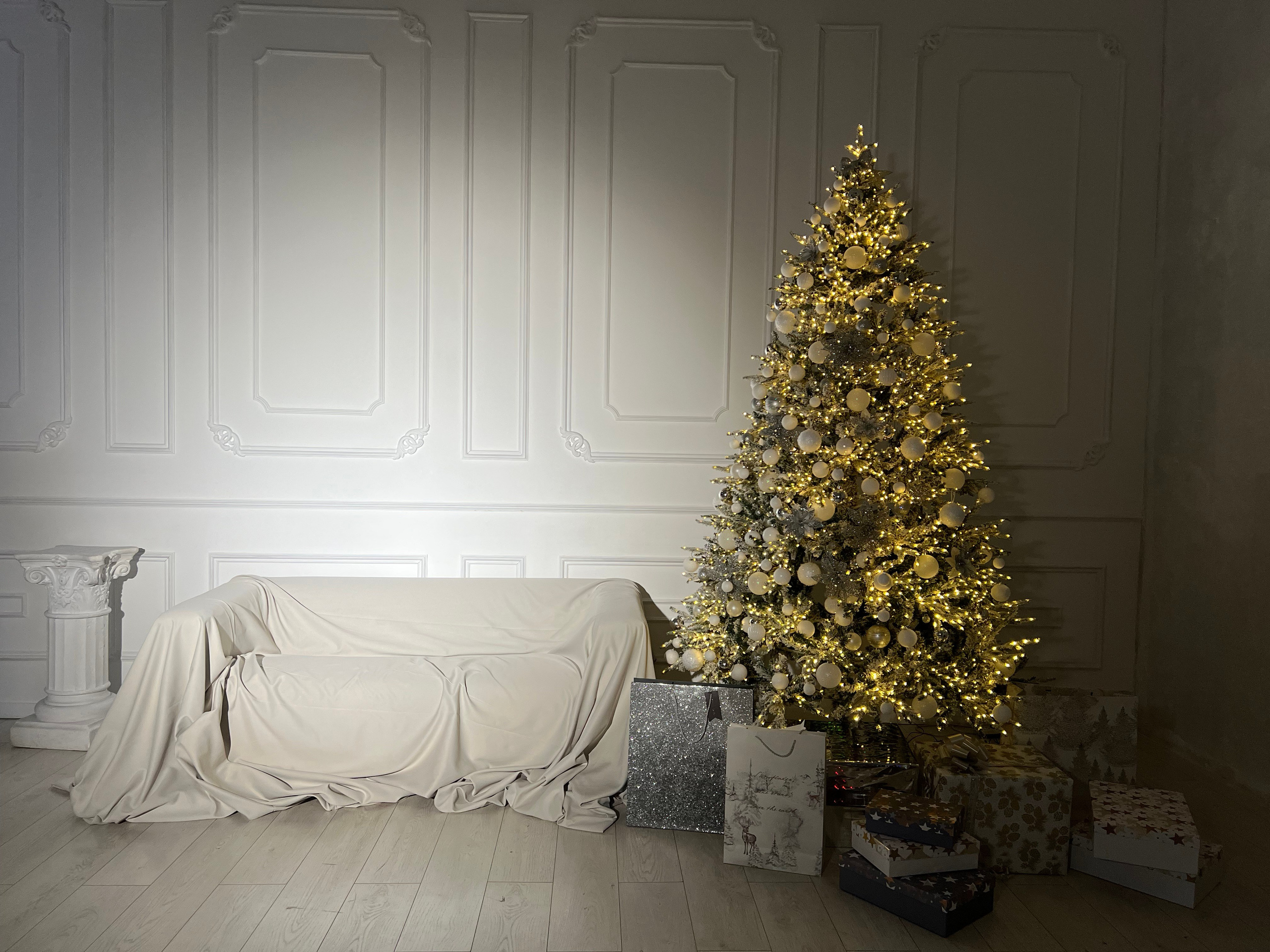 Зал White в фотостудии Точка. Профессиональная фотостудия в Санкт-Петербурге «Точка»