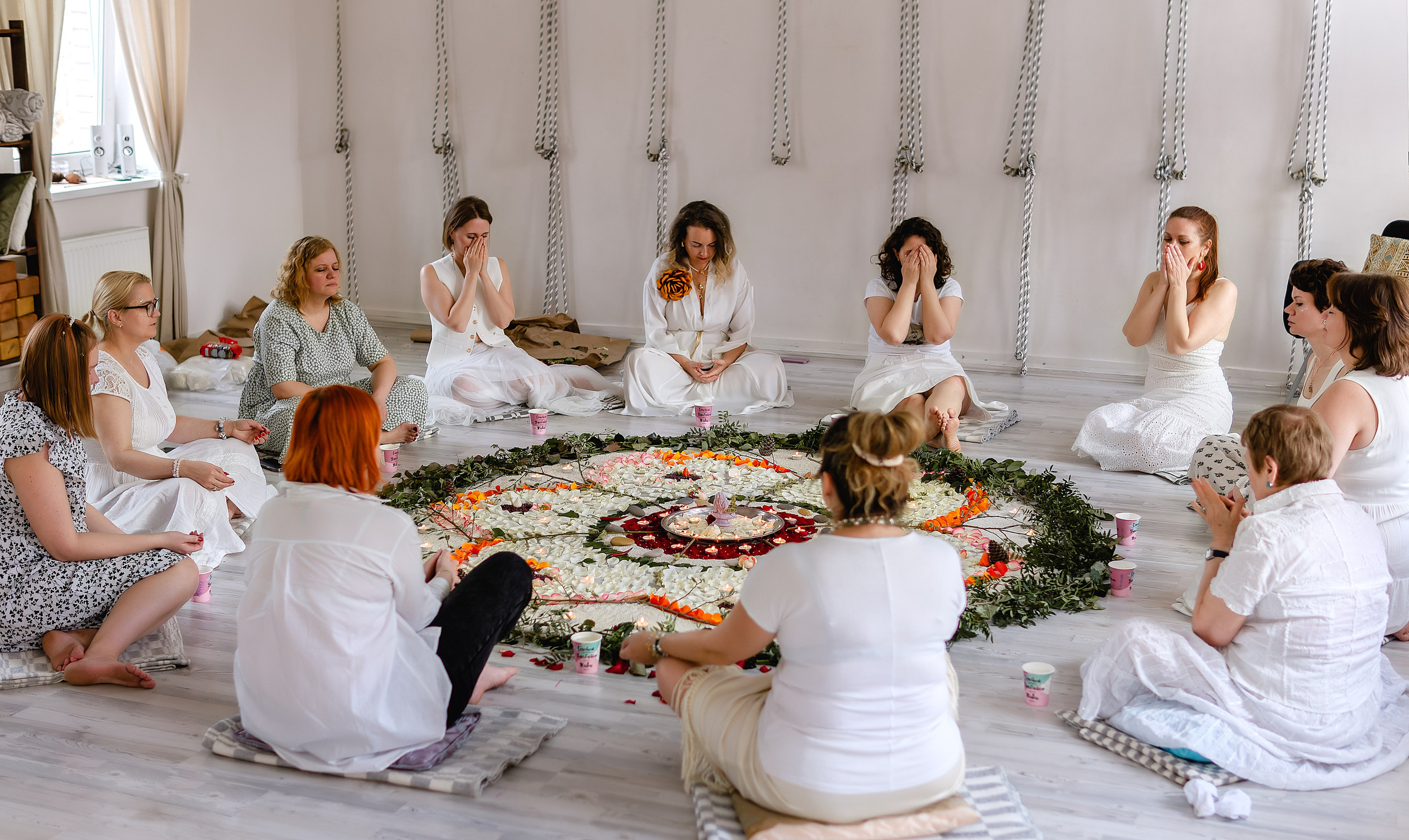 Фотограф женских кругов, ретритов, встреч и практик