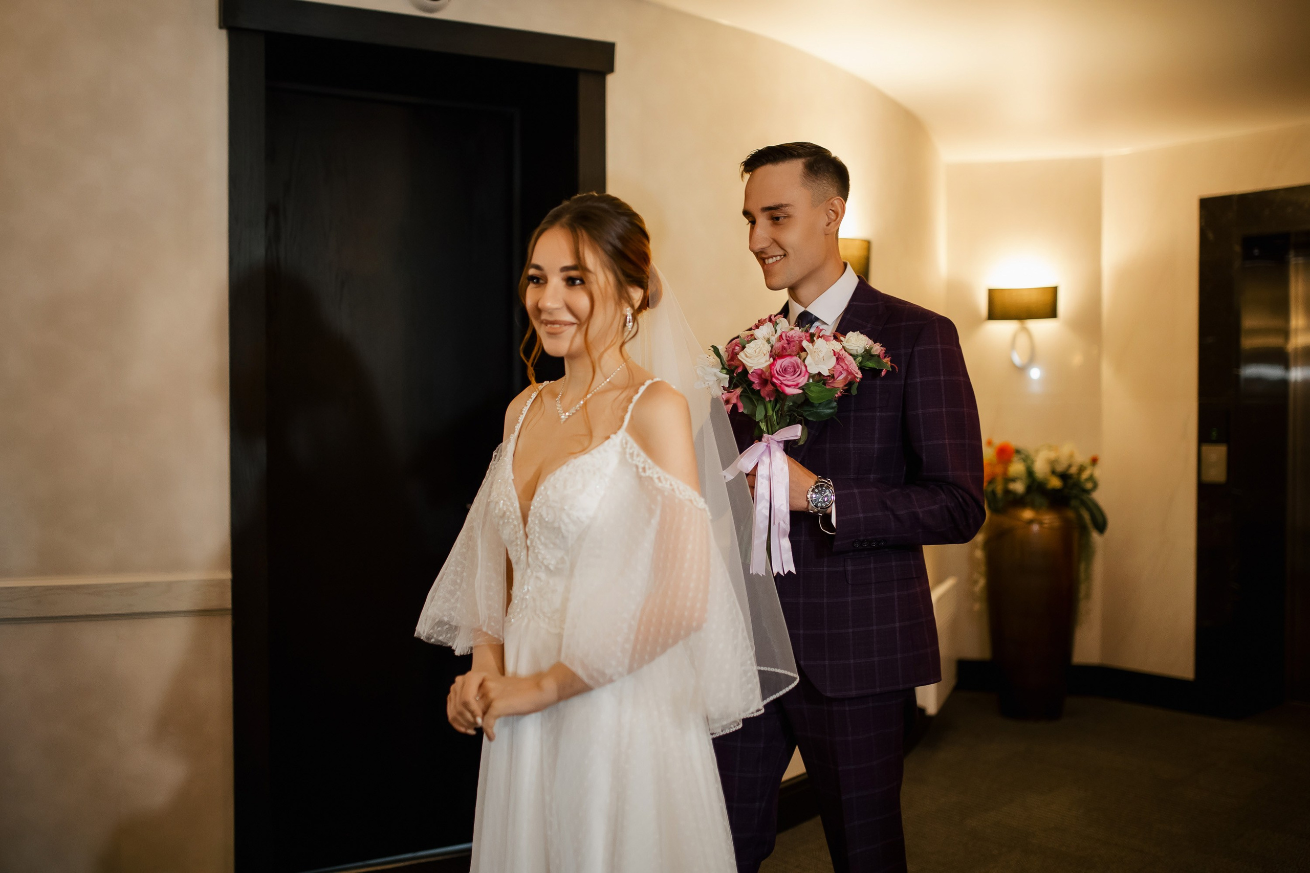 Ксения и Максим. Сборы Sopka. Прогулка по городу. Свадебный фотограф в Хабаровске