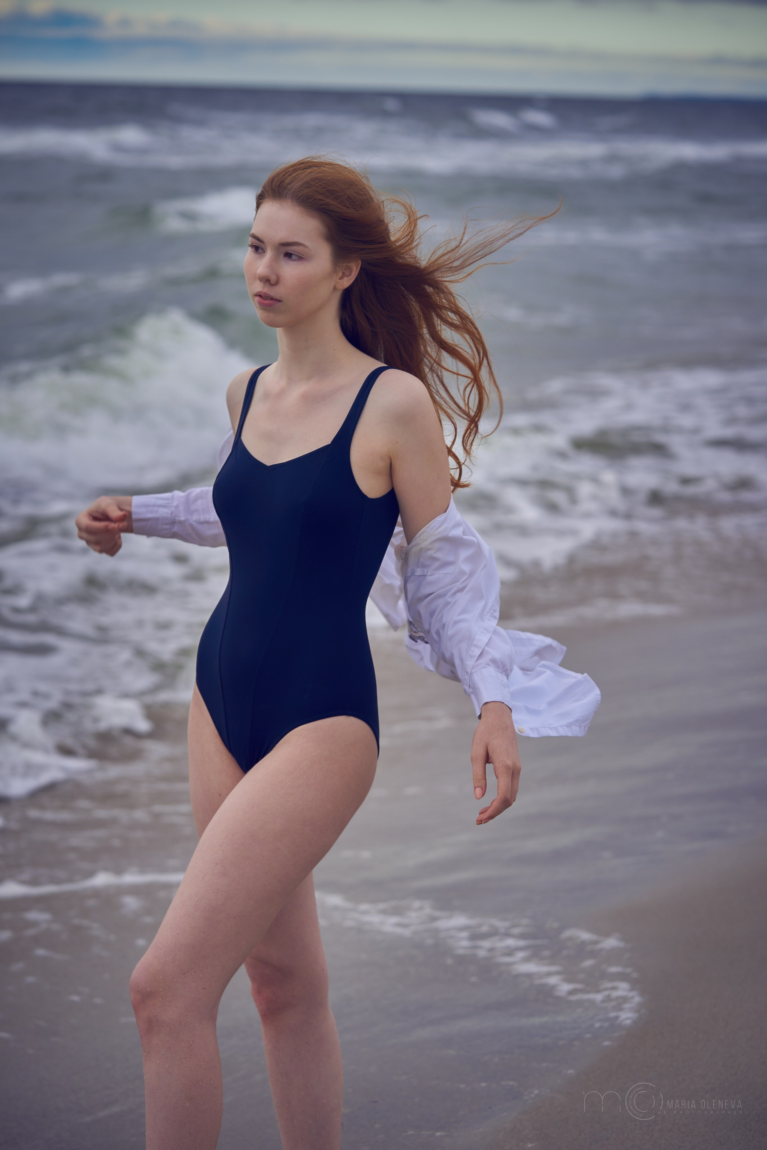 Полина и море. Фотограф Мария Оленева