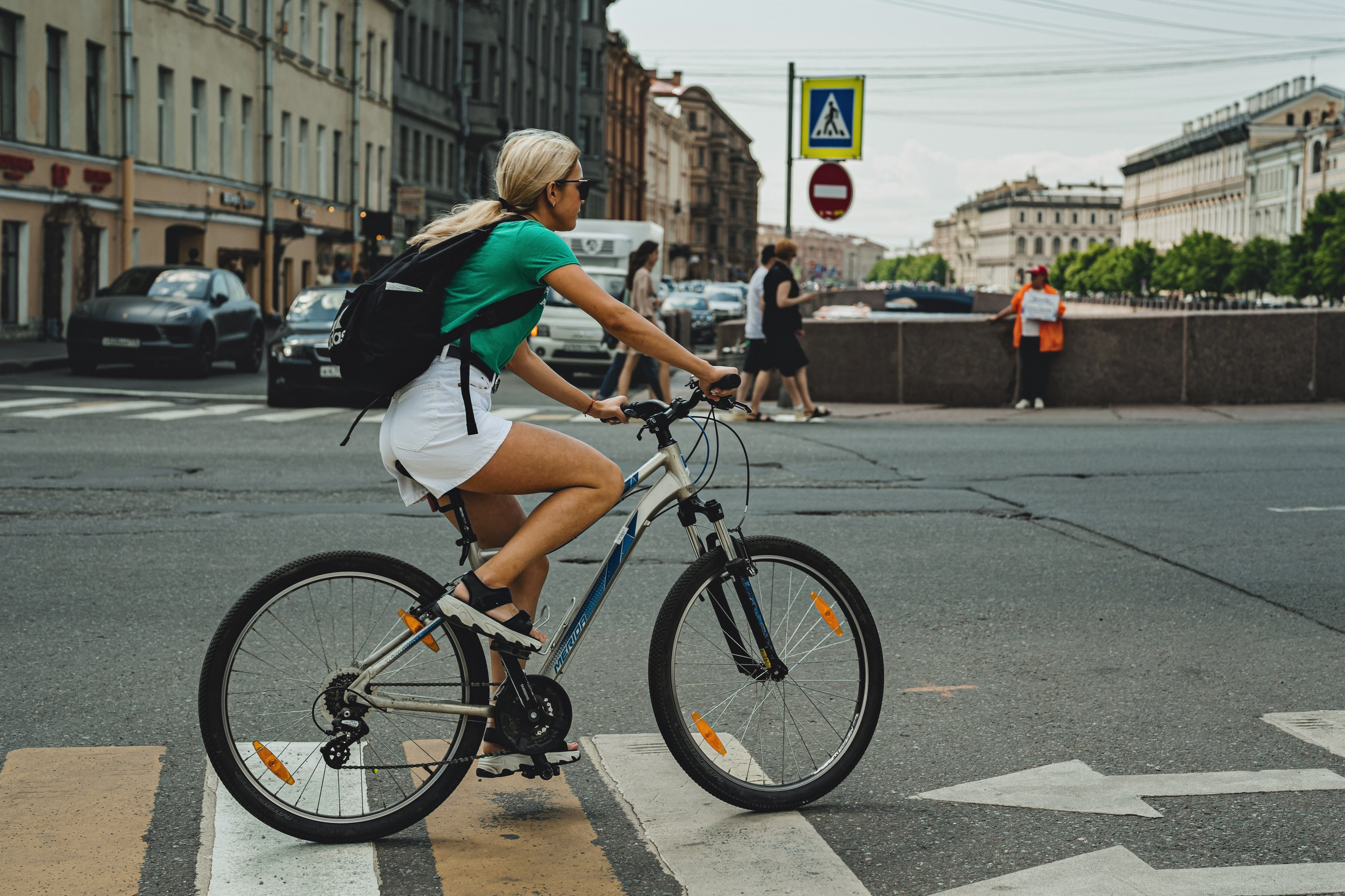 Street. Если ты на Земле — звони