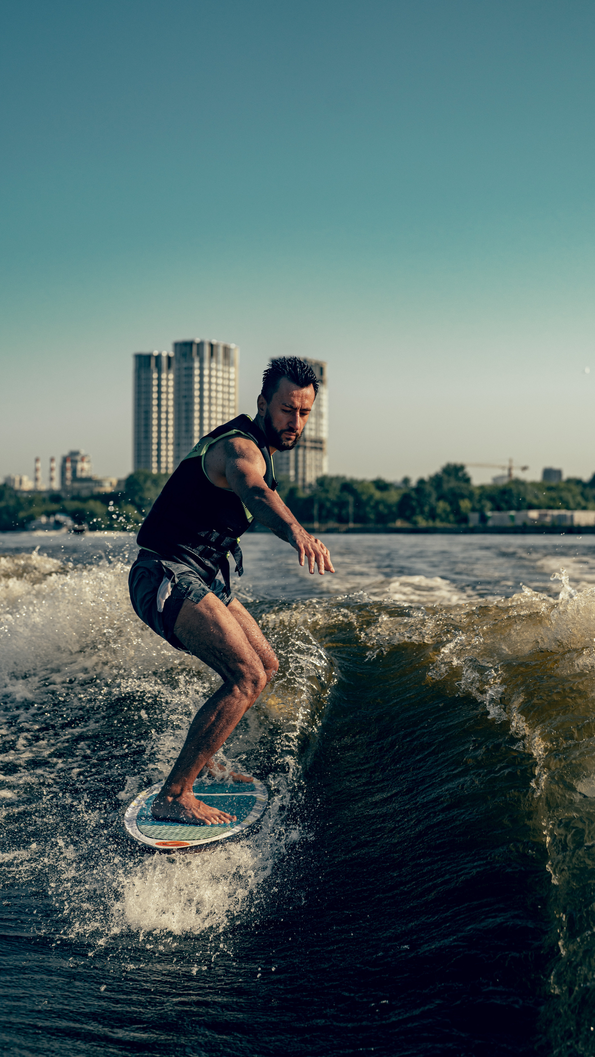 Action. Если ты на Земле — звони