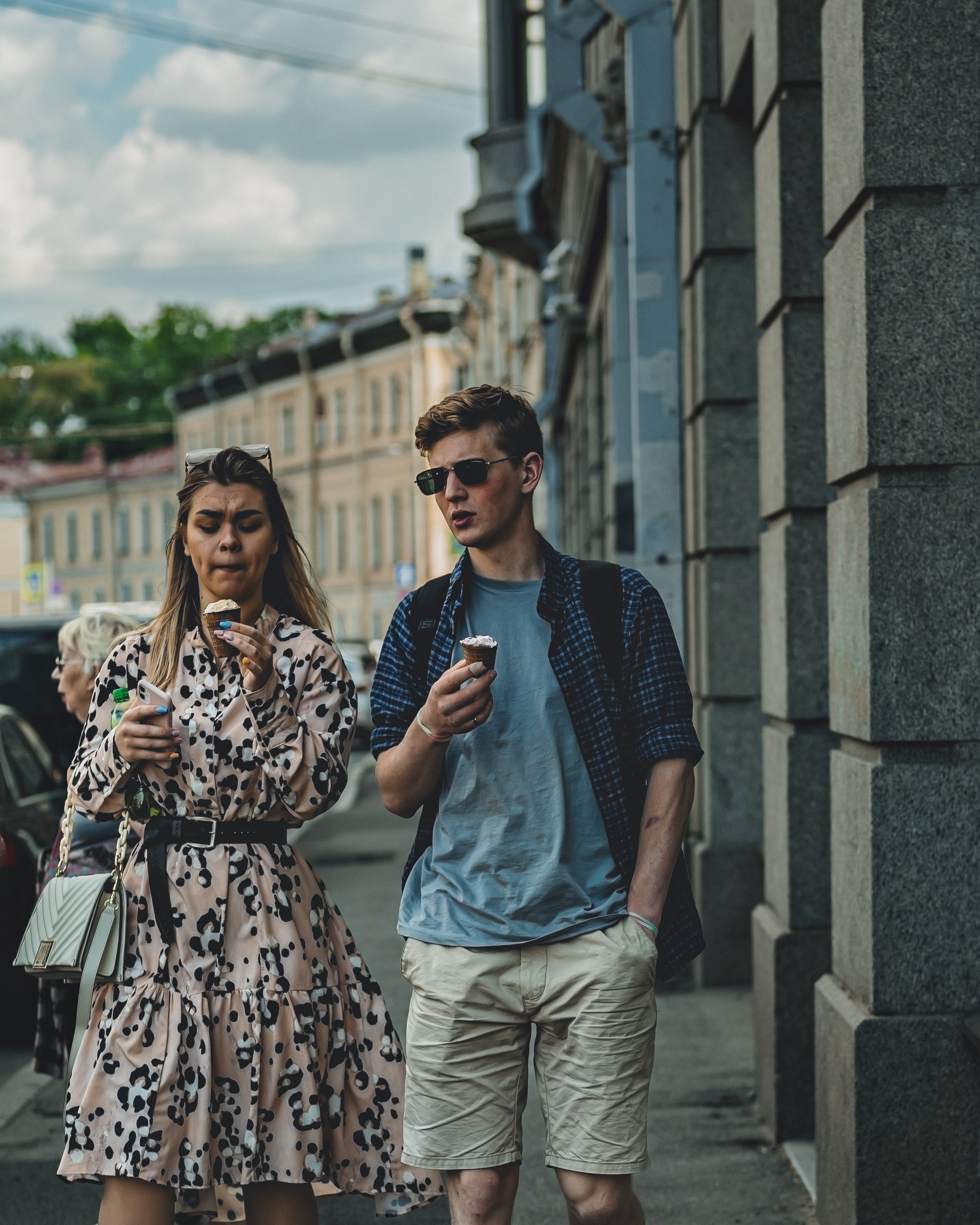 Street. Если ты на Земле — звони