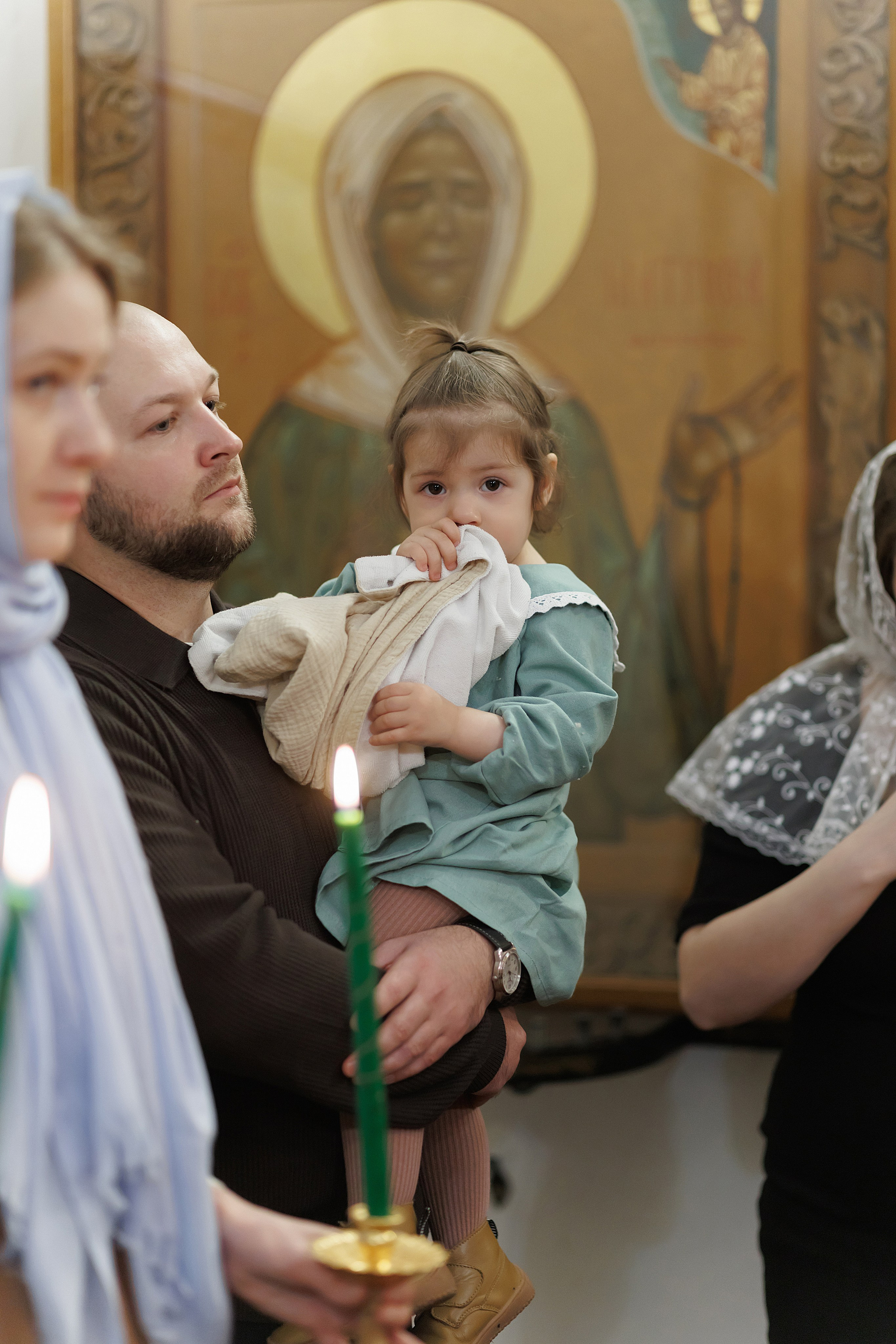 Крещение Аглаи в Церкви Покрова и Рождества Пресвятой Богородицы от Пролома. Свадебный фотограф в Пскове и Санкт-Петербурге | Анна Голикова