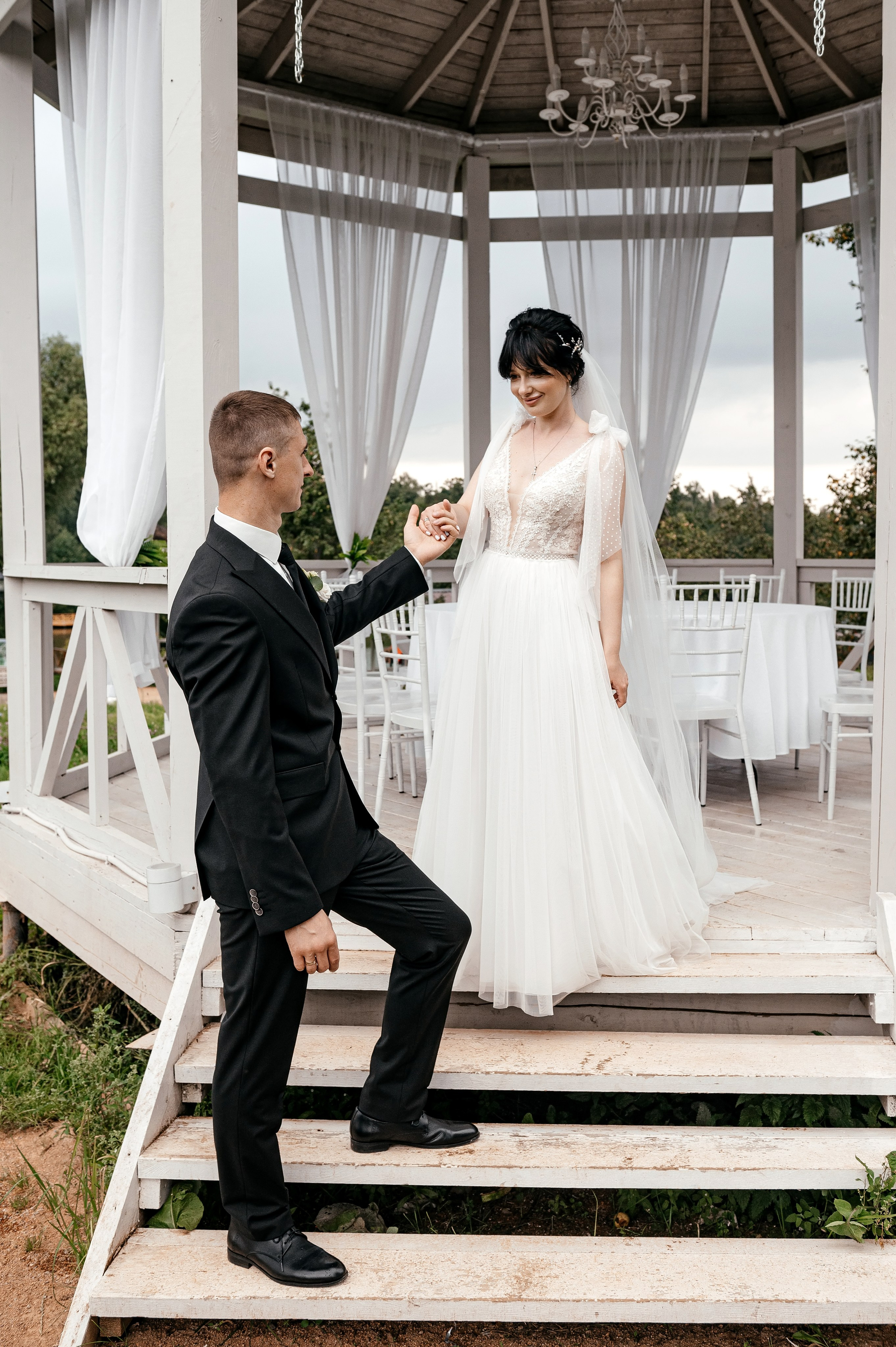 Свадьба с венчанием в Щелково. Прогулка в Гребнево, ресторан Кинза, отель Премиум. Свадебный и семейный фотограф Виктория Носачёва. Щелково, Москва и МО