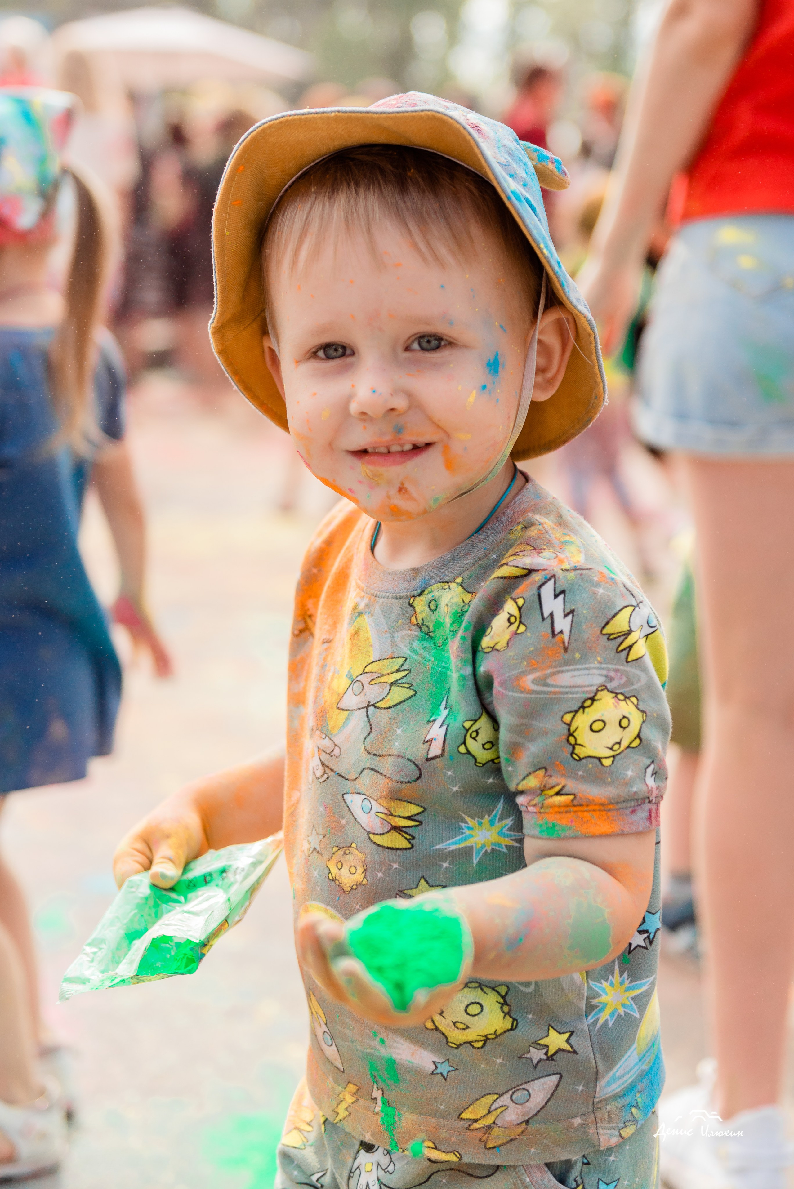 Краски Холи в Комсомольском Парке 2023. Детский фотограф, семейный фотограф и репортажи в Кемерово