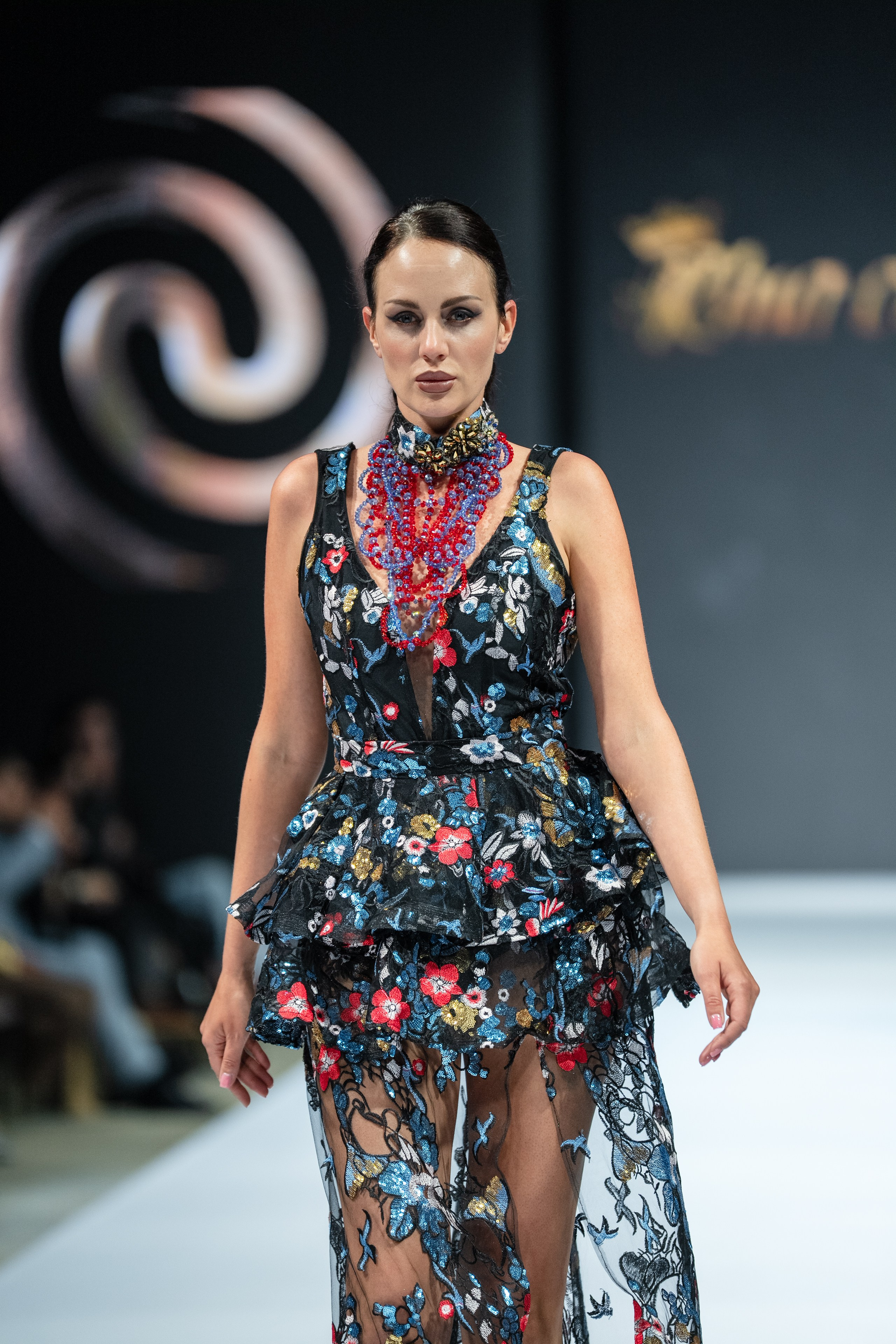 EURASIAN FASHION WEEK Rina Collection. Сайт Алматинского НЮ АРТ, будуар и фэшн фотографа Дениса Карпенко