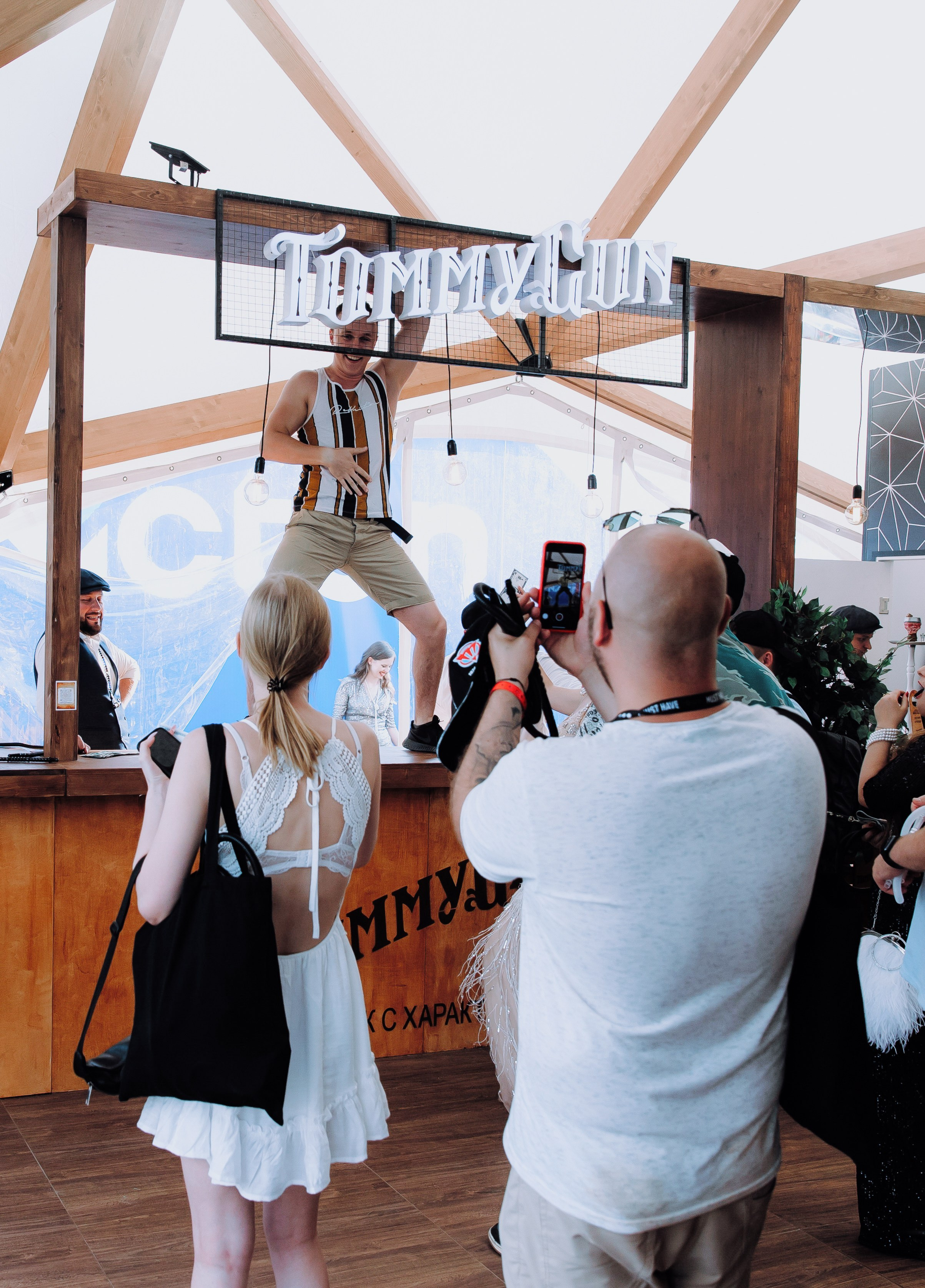 Фестиваль JohnCalliano бренд Tommy-gun. АНДРЕЙ ШИРКАЛИН РЕПОРТАЖНЫЙ ФОТОГРАФ МОСКВА НА КОРПОРАТИВ, ДЕНЬ РОЖДЕНИЯ, БАНКЕТ, КОНФЕРЕНЦИЮ, ТИМБИЛДИНГ