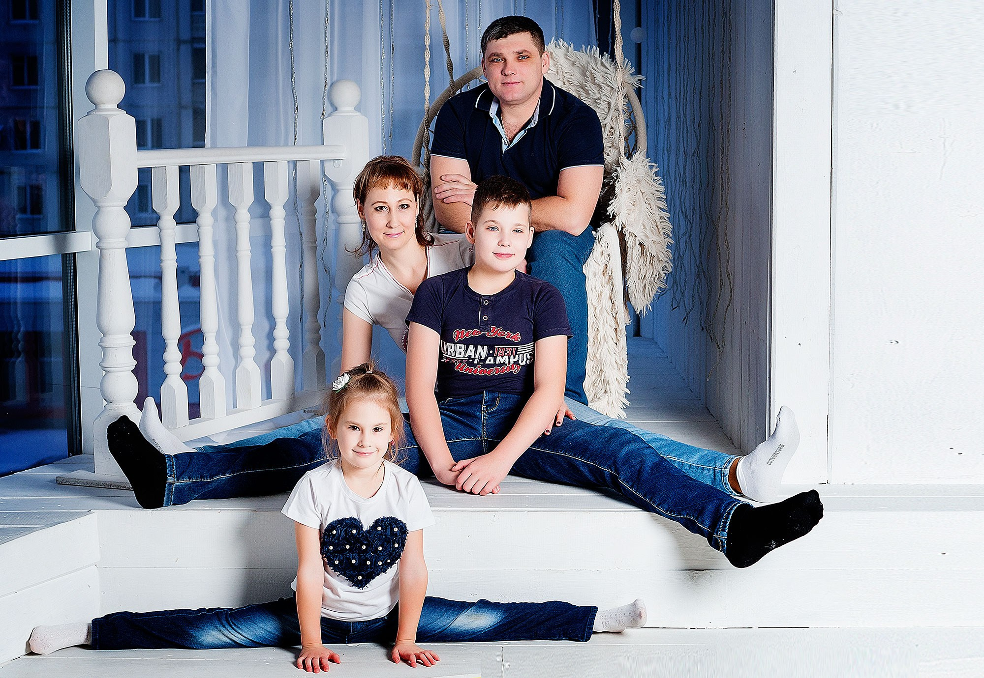 Семейная съёмка в студии. Семейный фотограф г. Новокузнецк Юлия Машникова