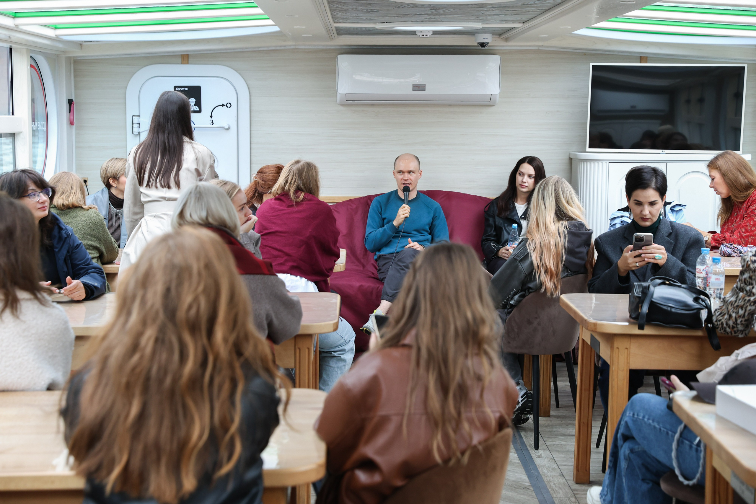 Прогулка на теплоходе. Фотограф Дарья Попова