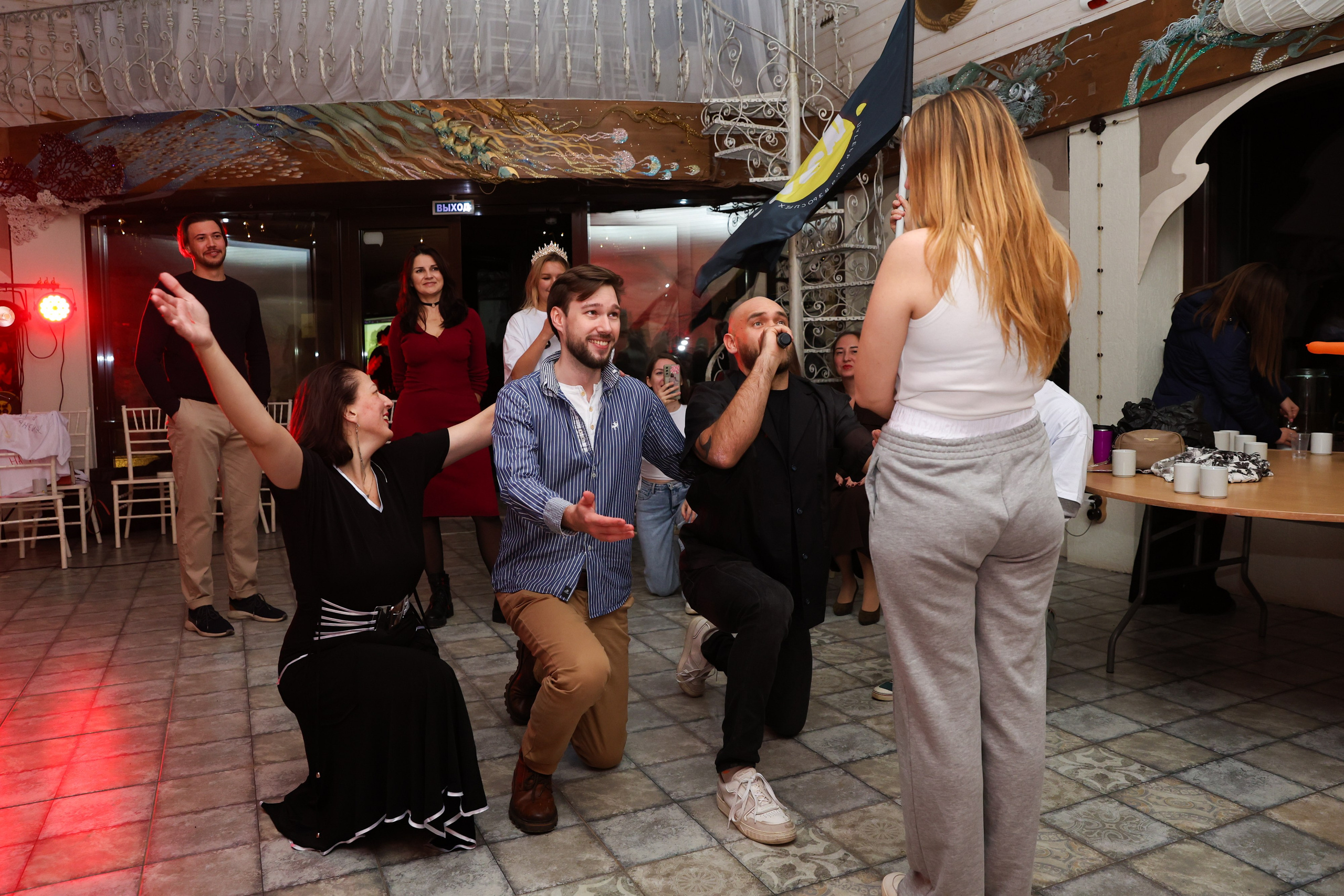 Тиндер смена в лагере для взрослых «Изи». Фотограф Дарья Попова