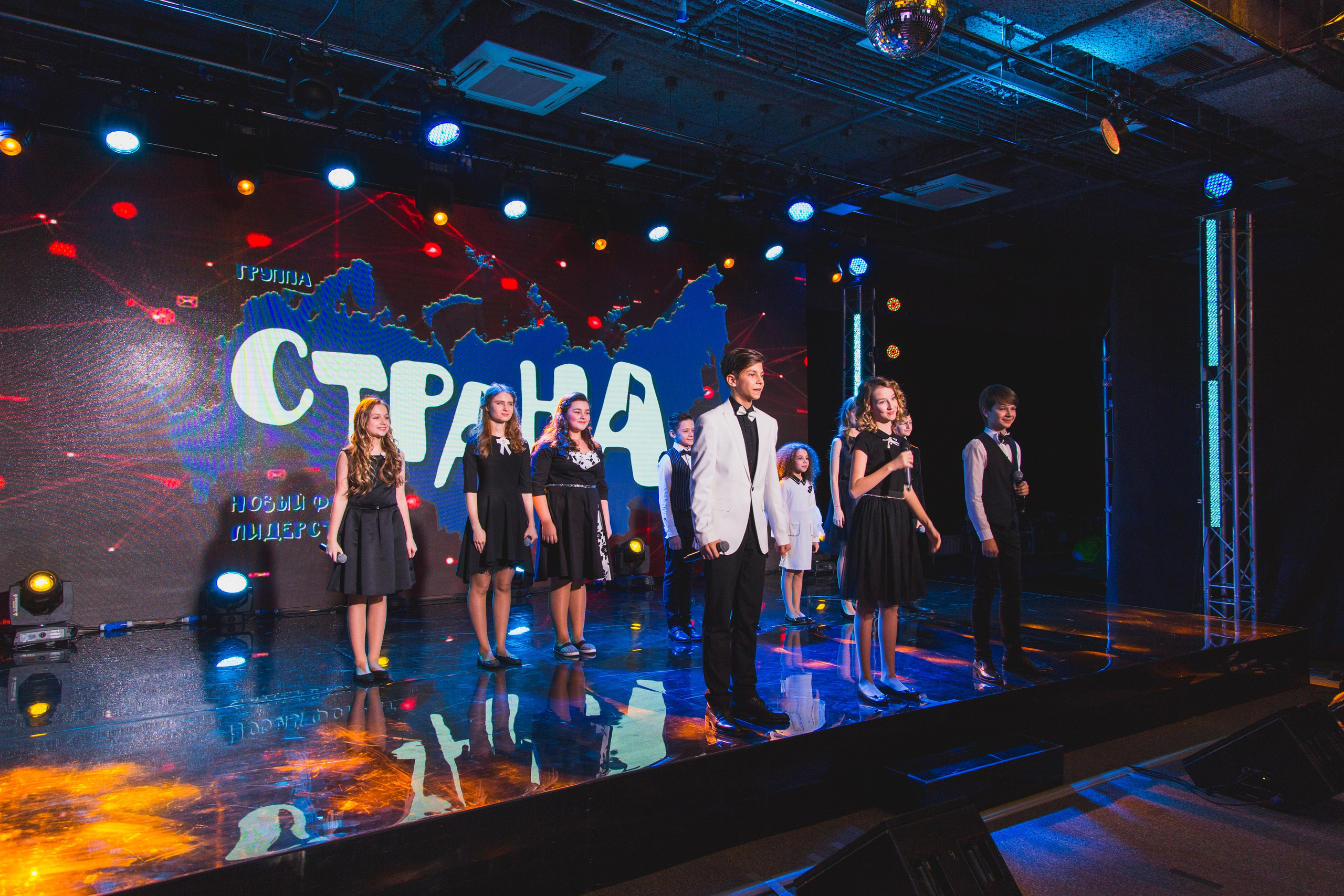 О2ТВ группа СТРАНА. Видеооператор/Фотограф Николай Завьялов