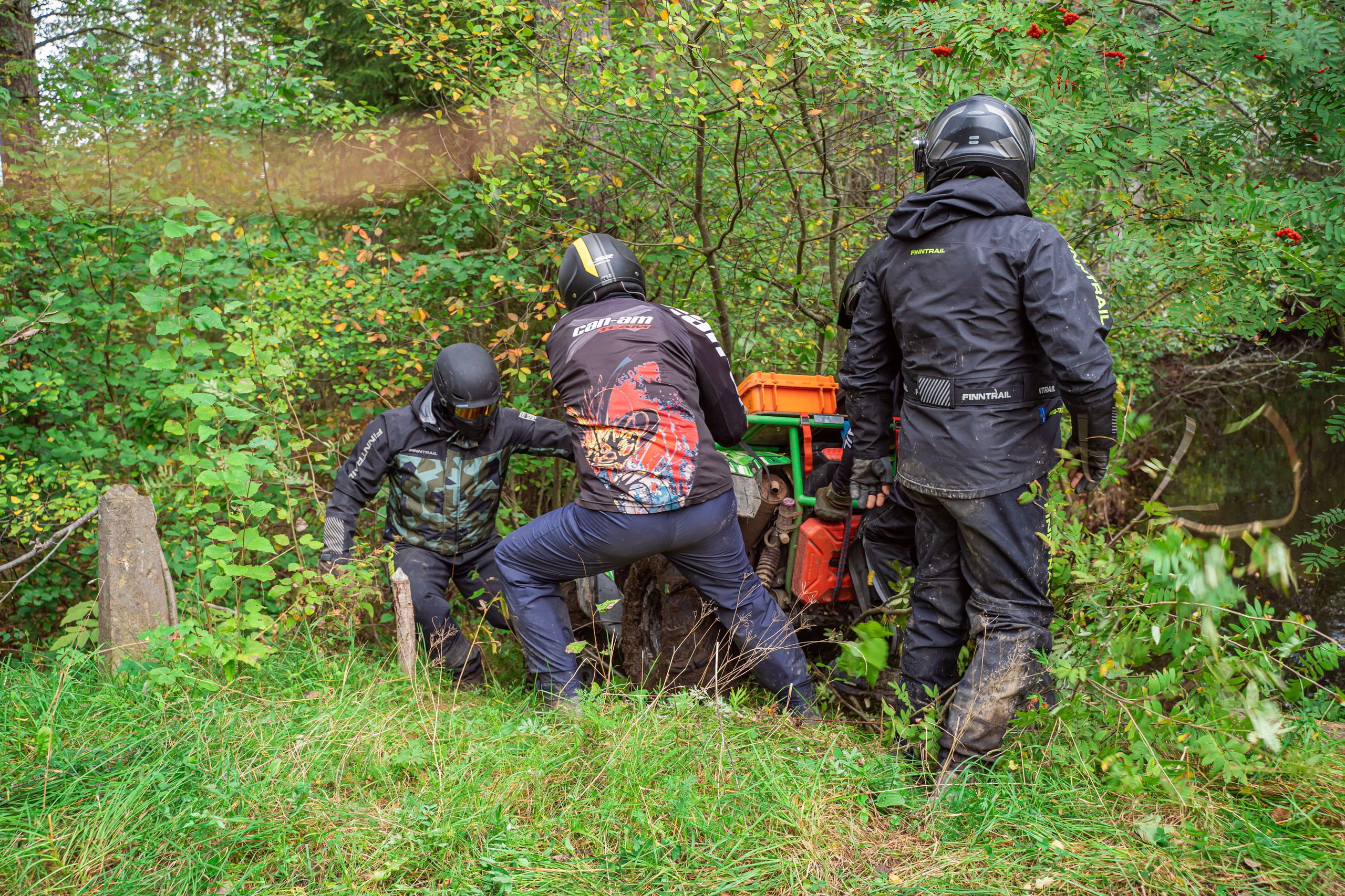 Квадровыезд —спортивный репортаж в Ленинградской области. Свадебный, семейный, портретный, репортажный фотограф в Санкт-Петербурге