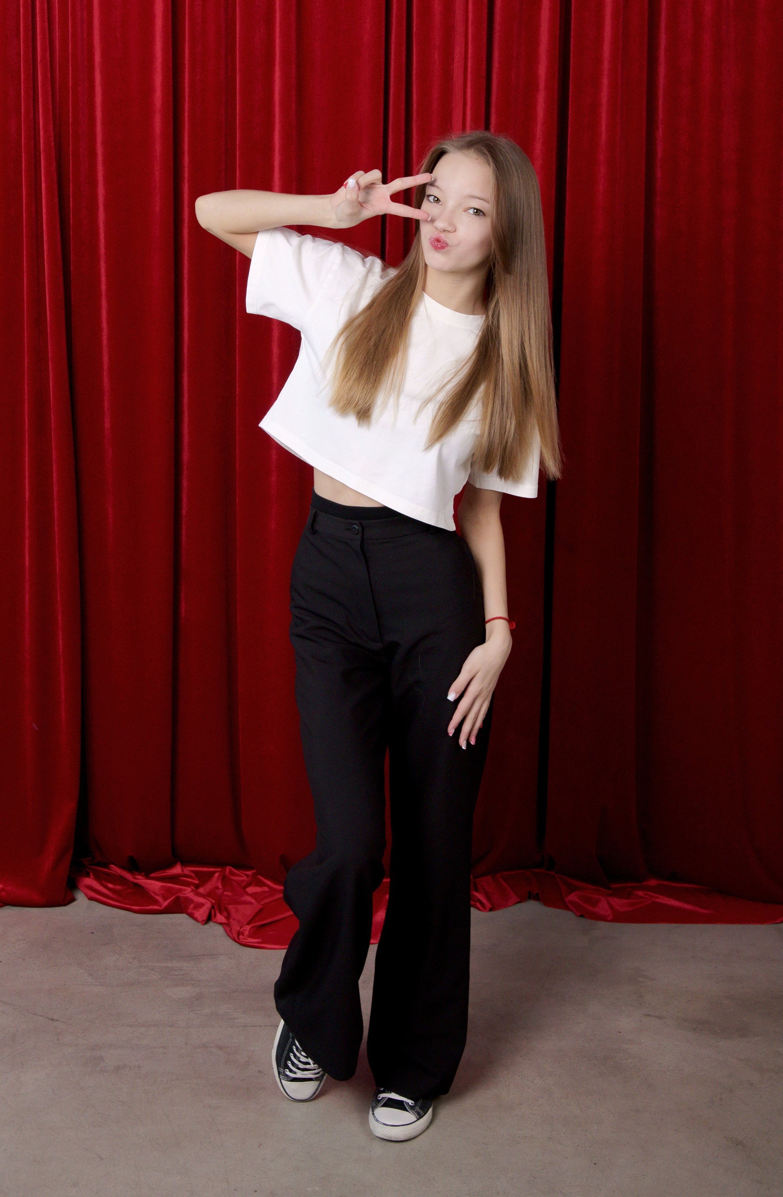 Фотосессия в студии выпускников 9 11 классов в Иркутске