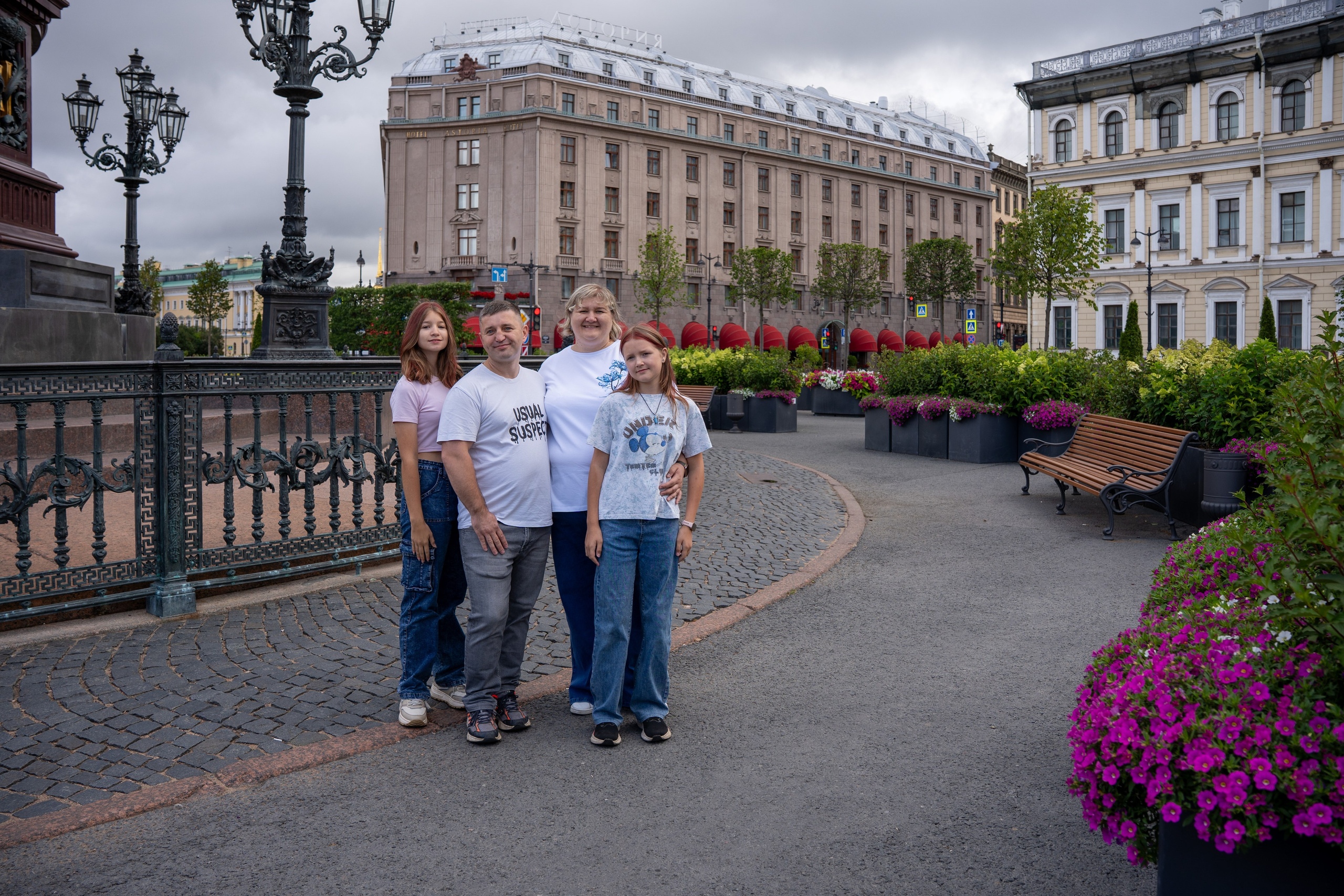 Семейная фотосессия по достопримечательностям Питера. Студийный и портретный фотограф в САНКТ-ПЕТЕРБУРГЕИрина Махаон