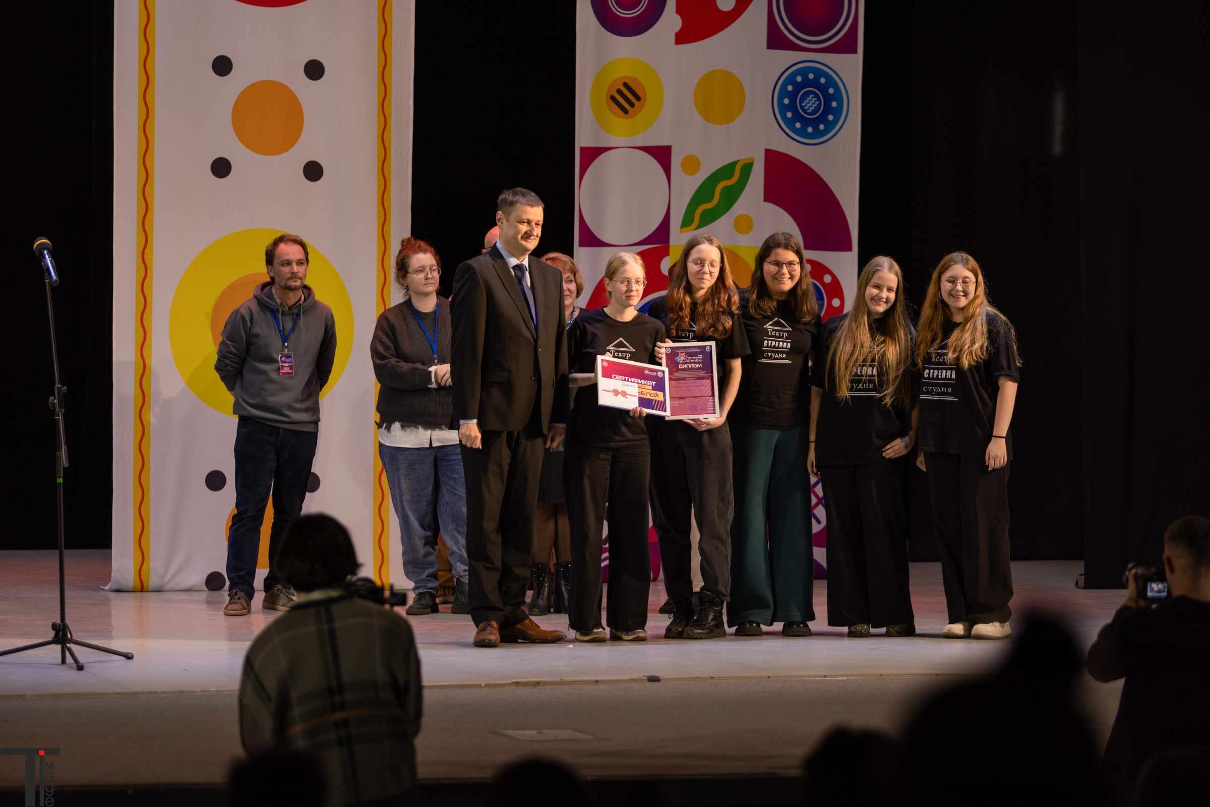 Театральная Вятка 2025. Имидж Технологии — репортажная фотография в Кирове Кировской области. Производство сувенирных магнитов, заливных этикеток и значков