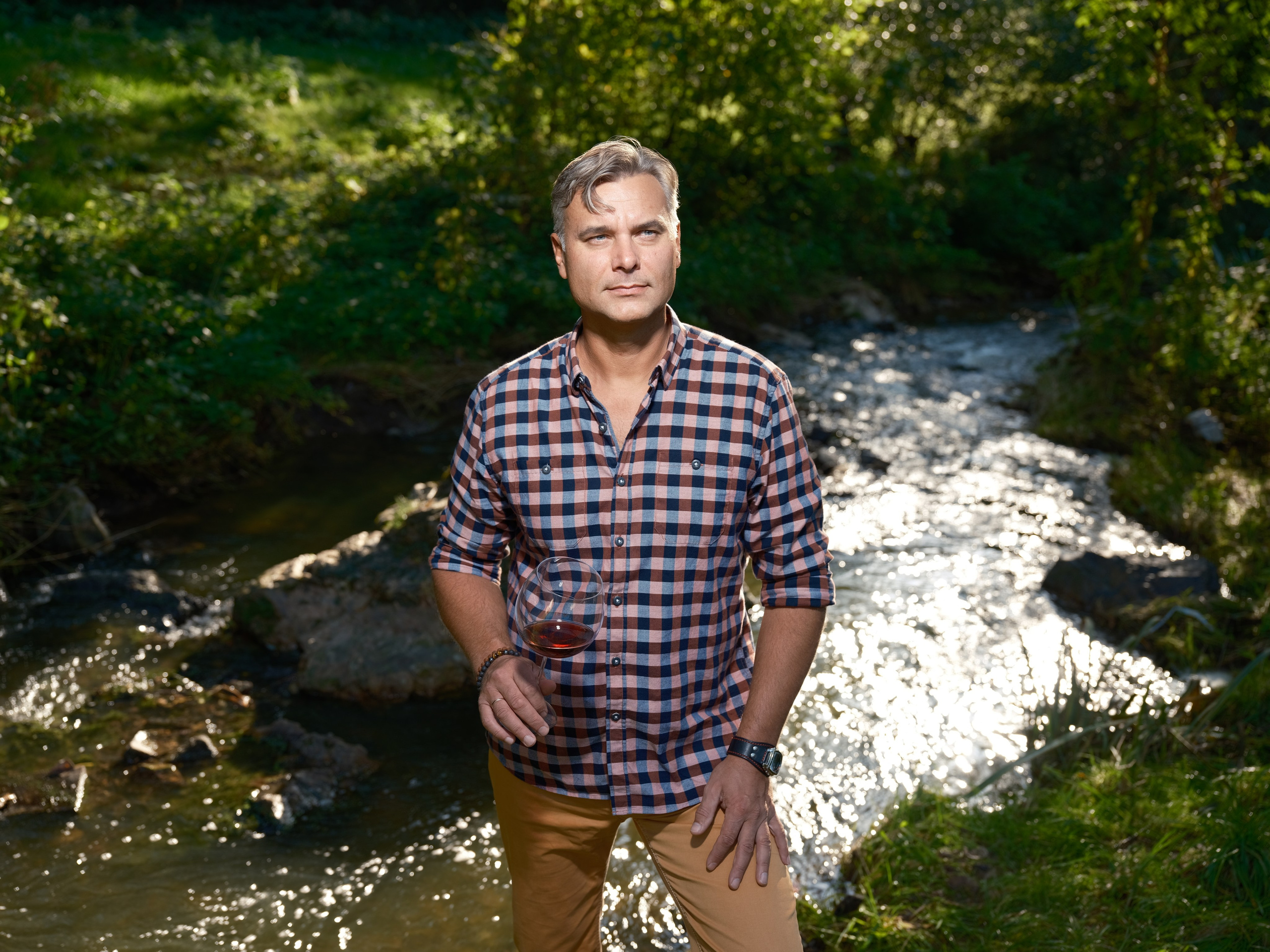 Вадим и вино. Фотограф в Москве и Праге: индивидуальные портреты, парные фотосессии