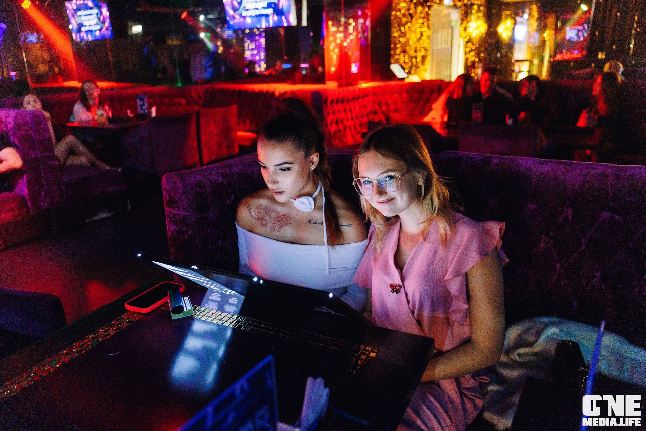 Фоторепортаж из караоке-клуба Эйфория. One Media Life: фоторепортажи, фотоотчеты с мероприятий и заведений