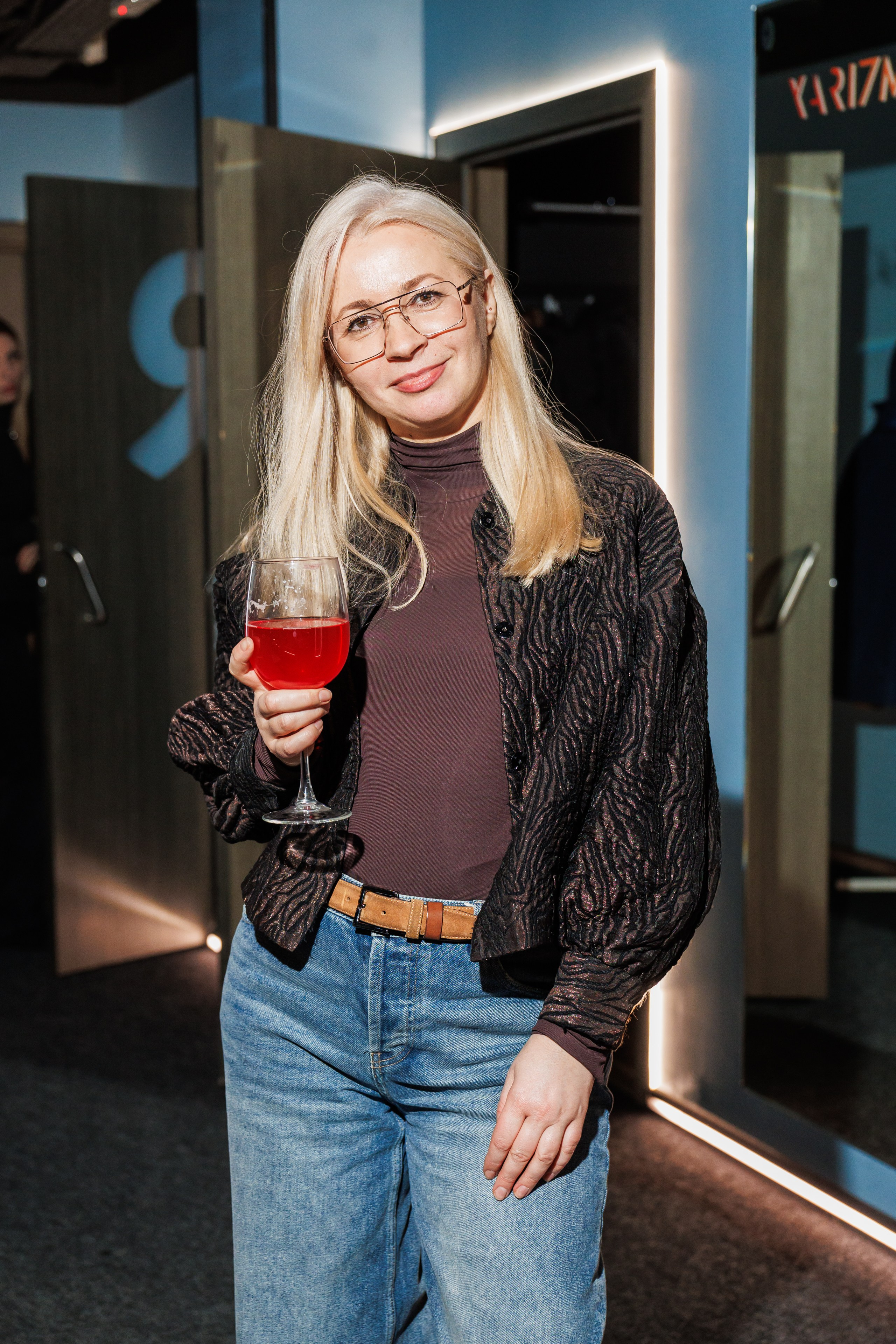 Вечеринка в караоке. Фотограф в Москве Дмитрий Емельянов