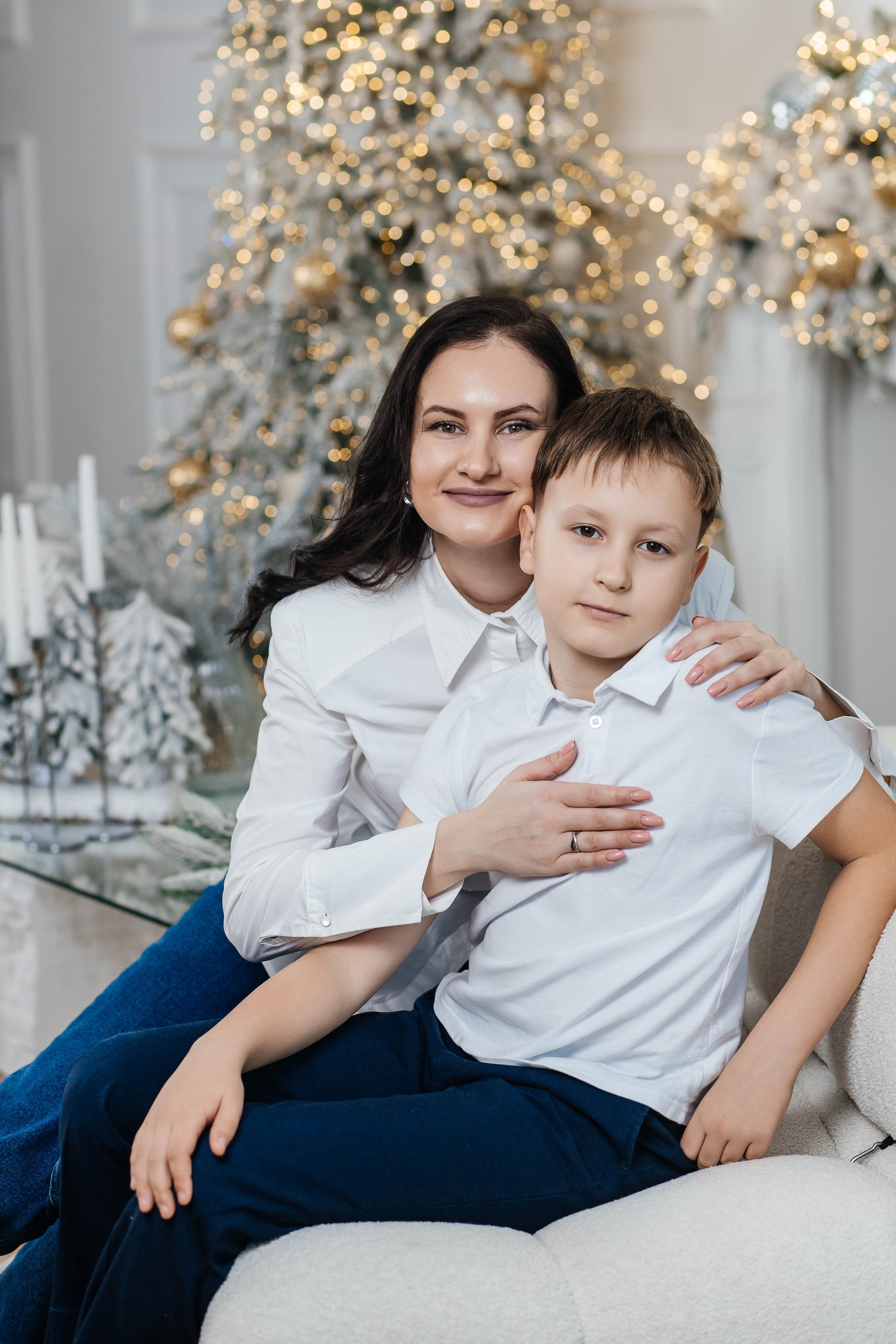 Семейная фотосессия большой семьи НГ 2026. Женский фотограф в Оренбурге Ирина Заводчикова