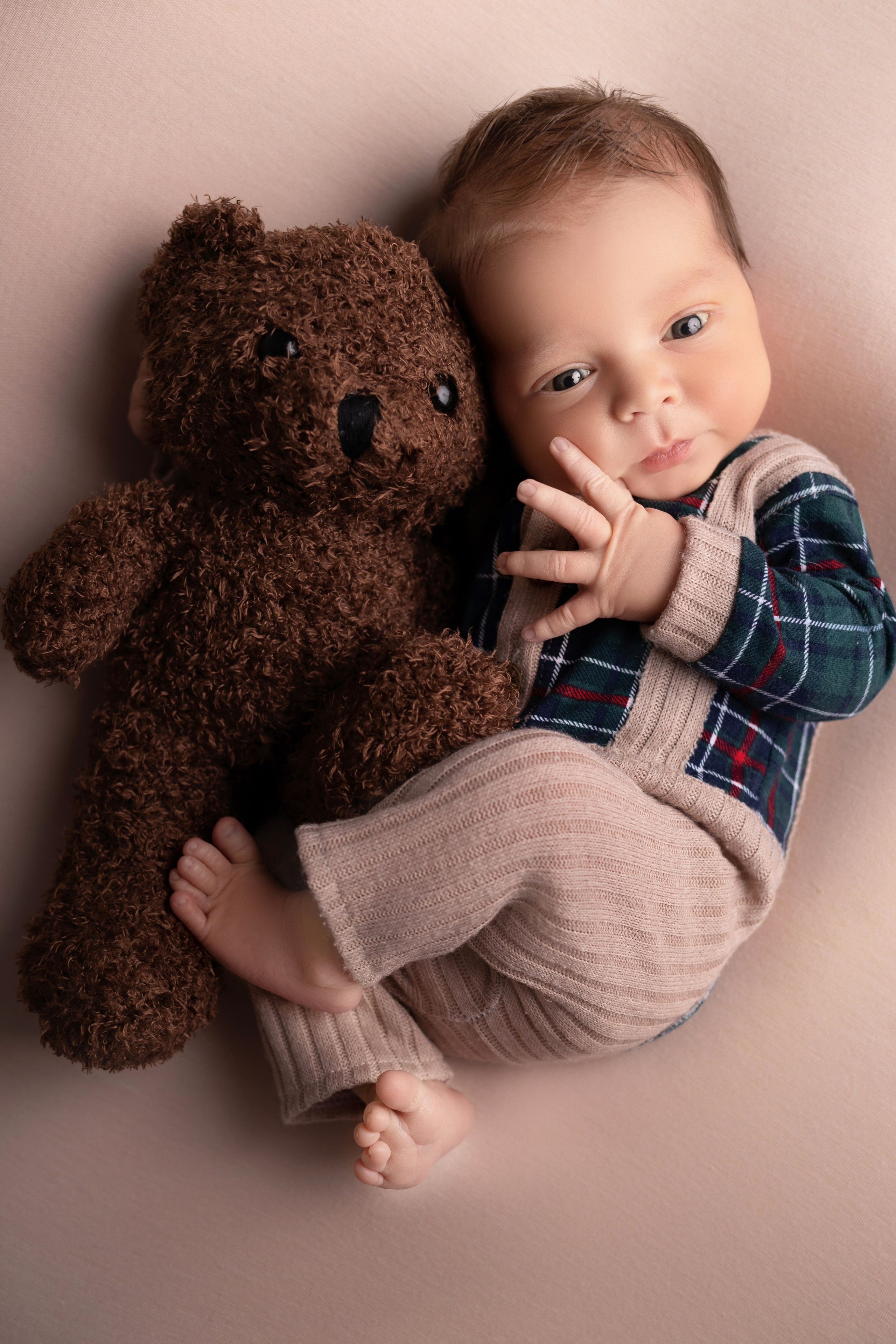 Классическая фотосессия малыша. Фотограф новорожденных малышей в Омске и Омской области Эльвира Камаева