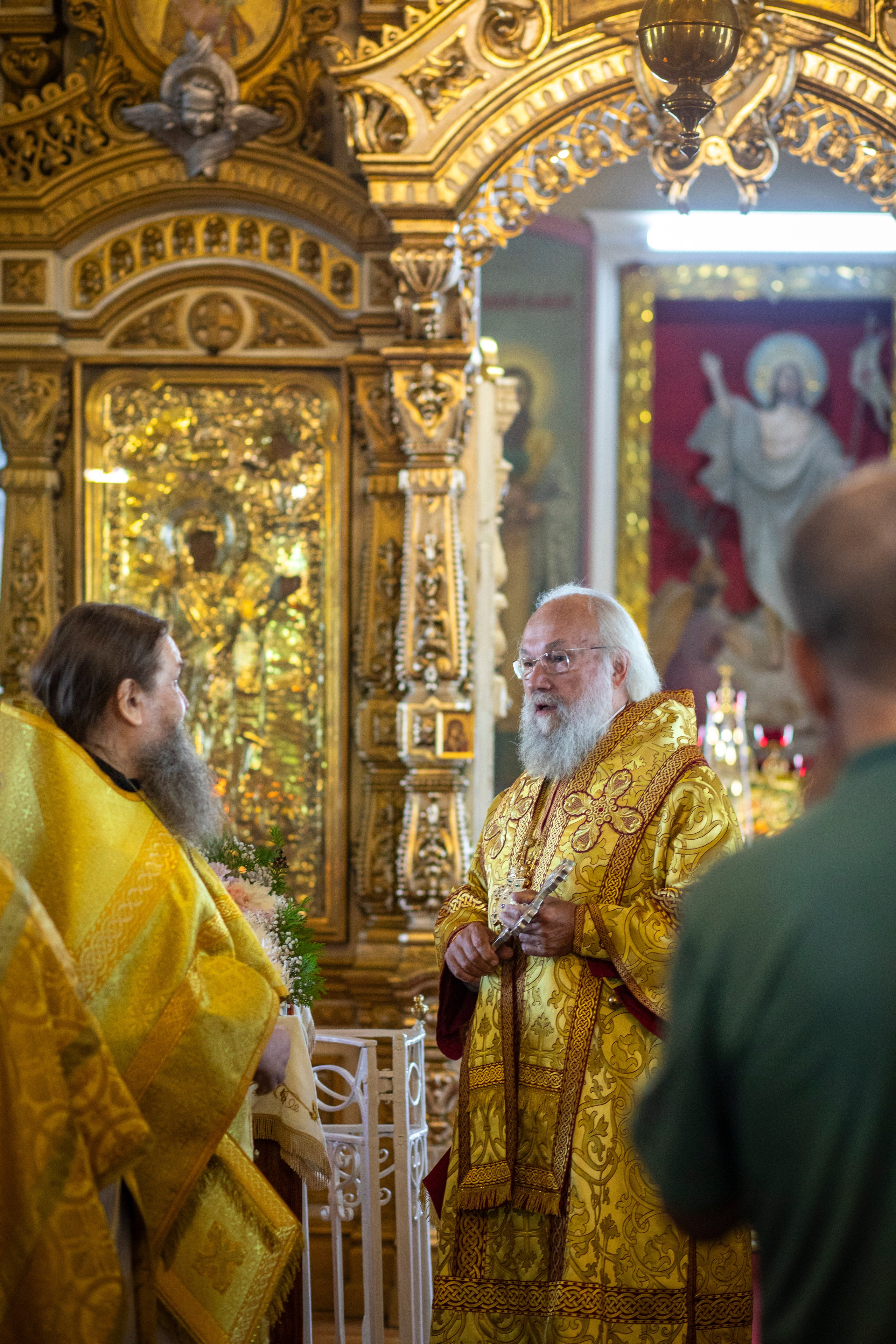 Служба епископа Александровского и Юрьев-Польского Иннокентия. Арт- фотограф Москва