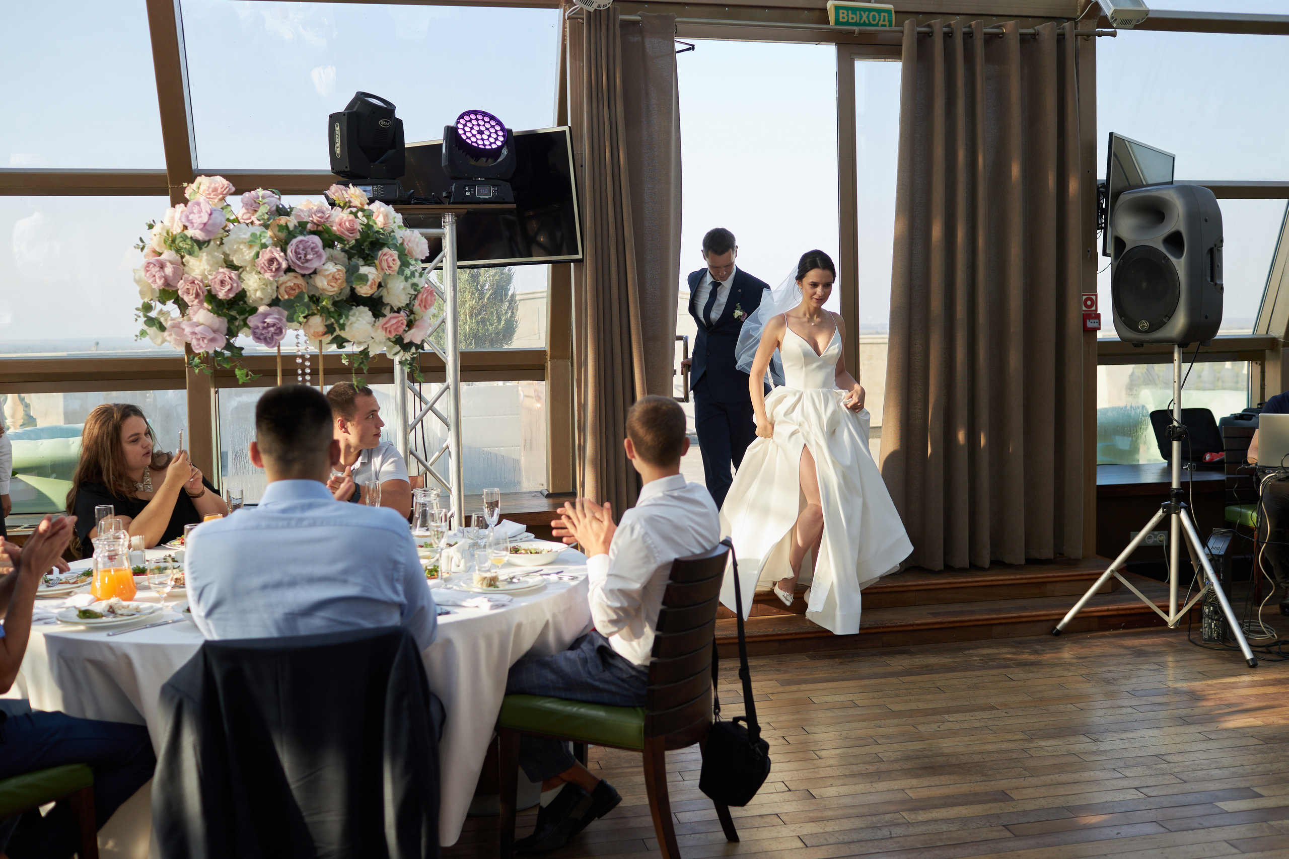 Фотосъёмка в Soho Grand Hotel Азов. Фото видео съёмка в Белой Калитве дуэт Герман и Инна