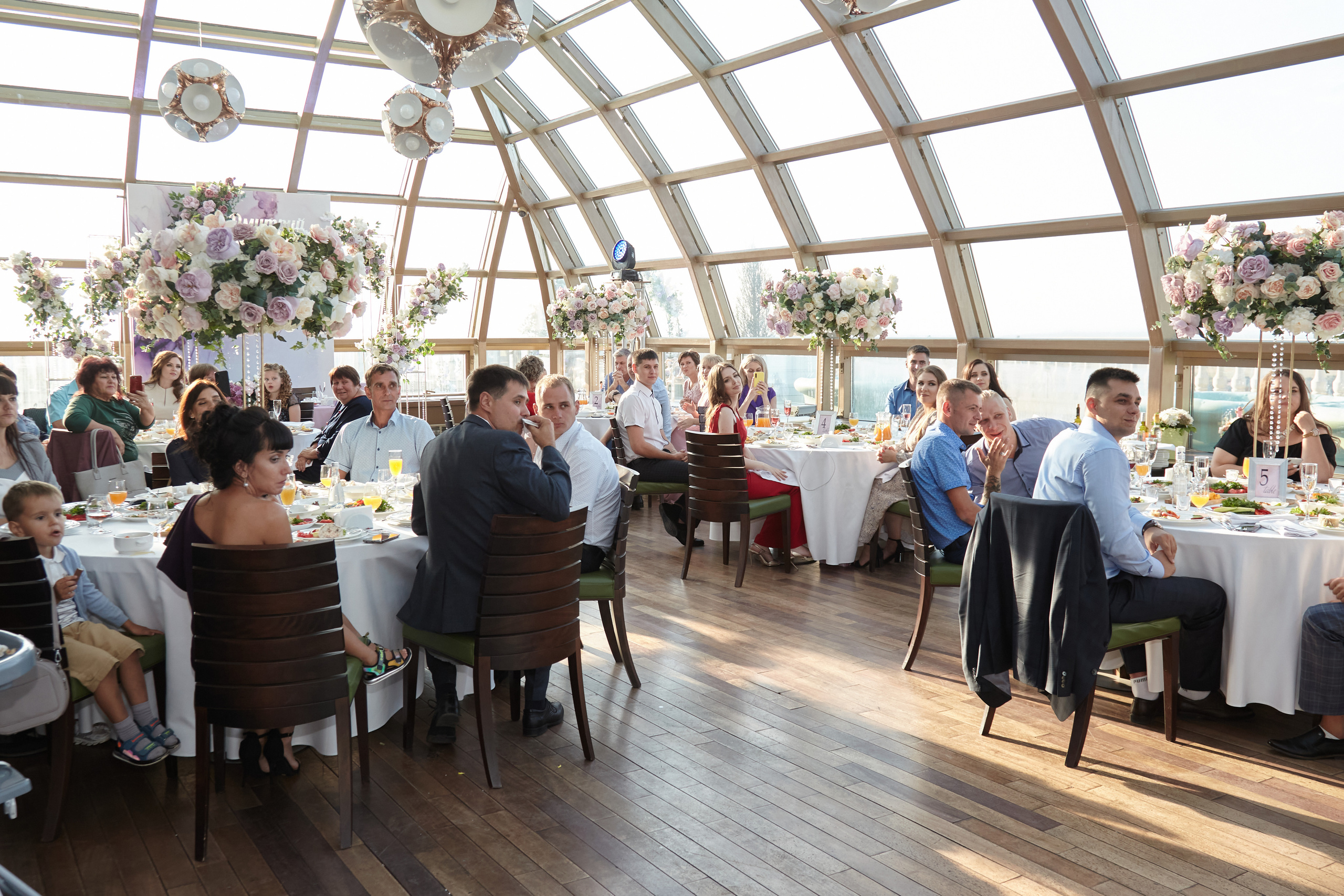 Фотосъёмка в Soho Grand Hotel Азов. Фото видео съёмка в Белой Калитве дуэт Герман и Инна