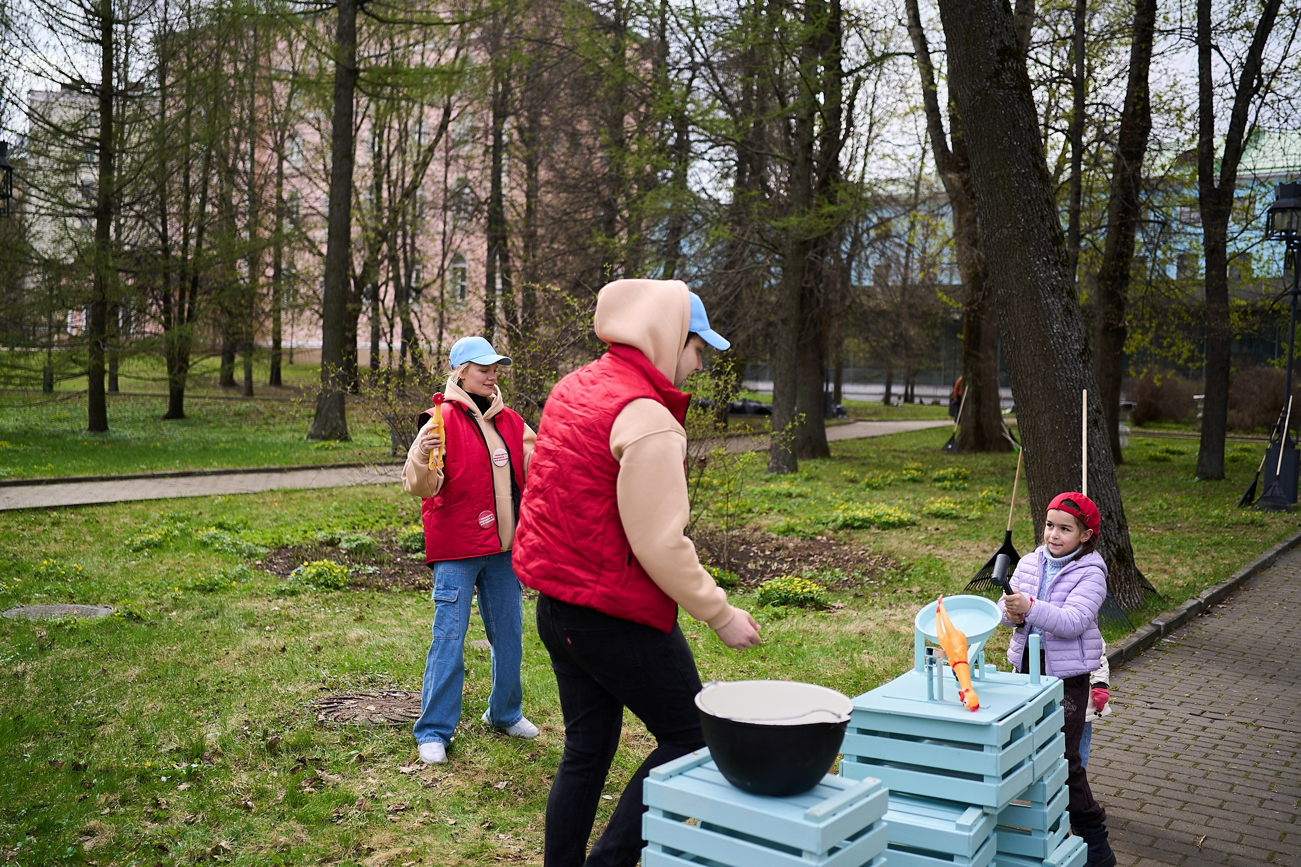 Субботник у Управления делами Мэра и Правительства Москвы. Фотограф и Видеограф в Москве. Олег Корушев
