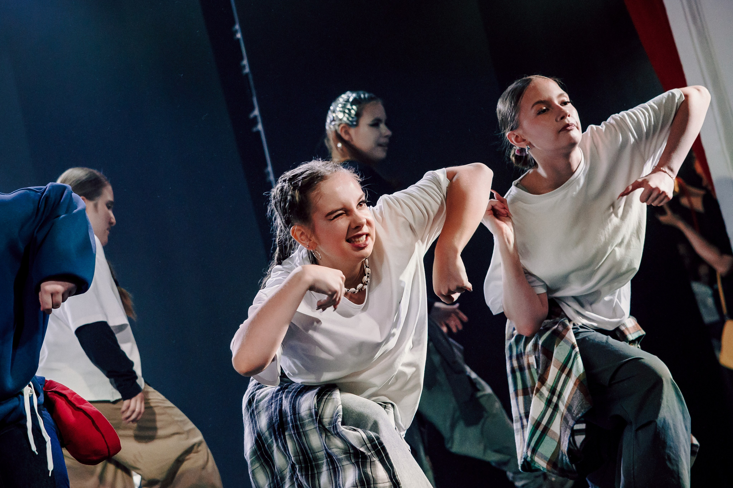 Отчётный концерт танцевальной школы «Red Rabbits» 2025. Лёшка Варзегов — фотограф