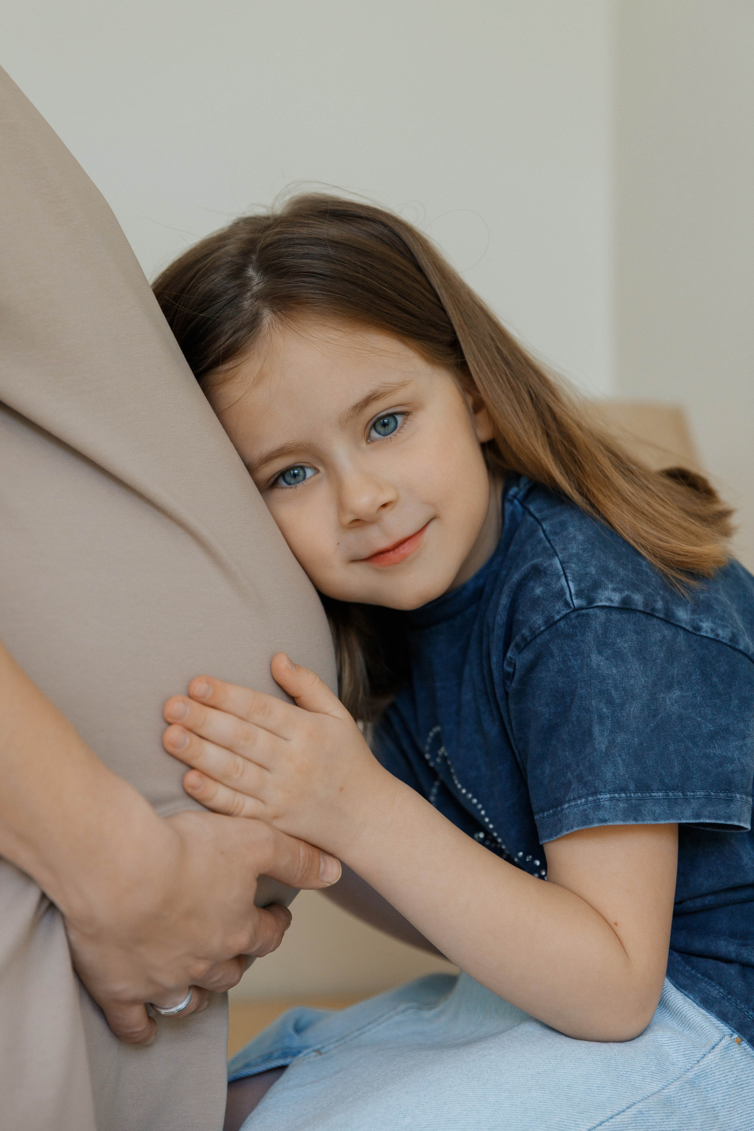 Фотосессия беременности мамы с дочкой. Фотограф Александра Сыщенко