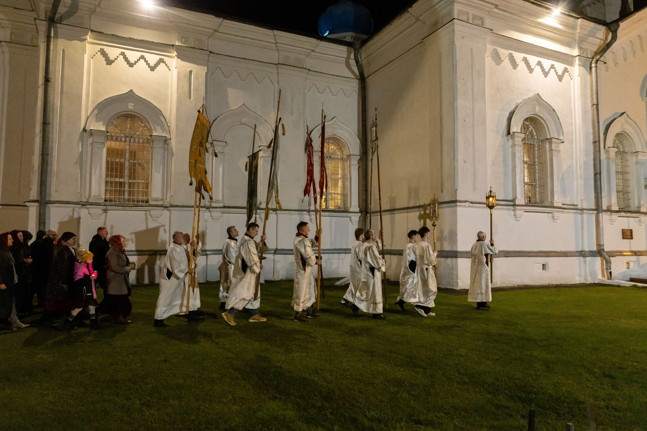 Пасха Воскресенский храм с Ашитково. Семейный и детский фотограф Анна Петракова