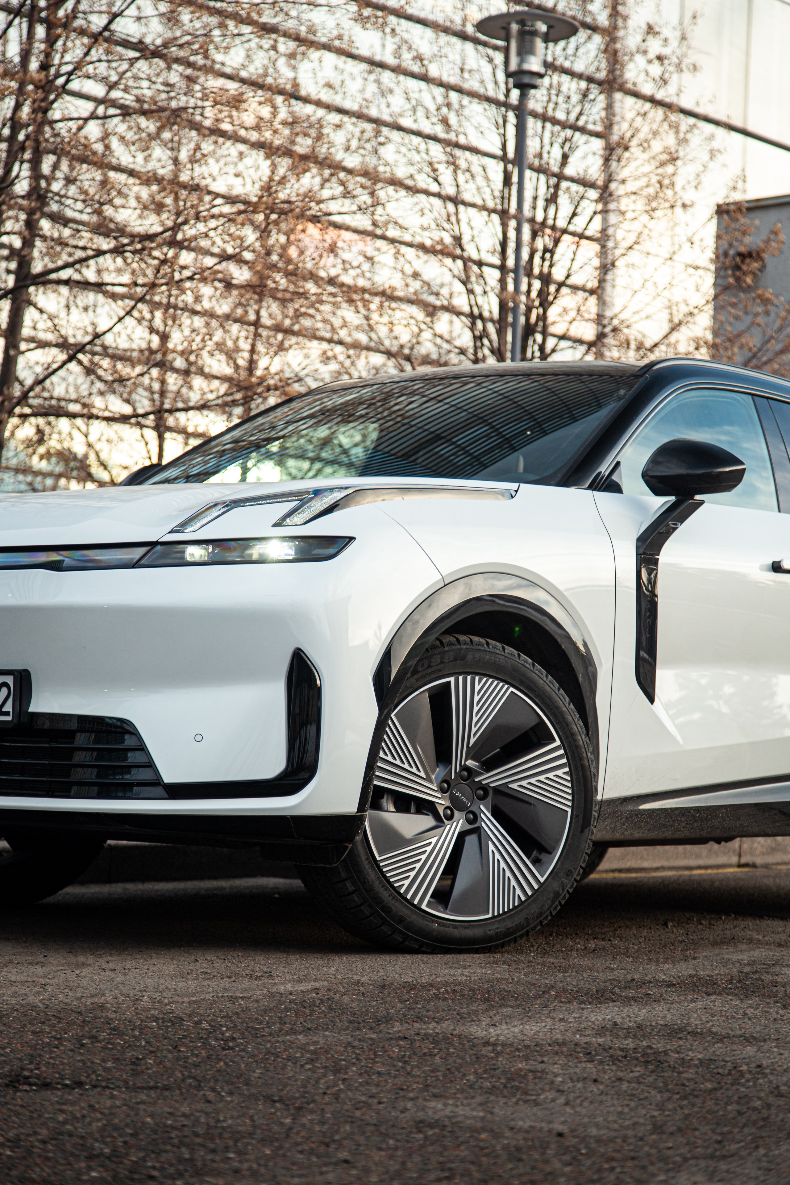 Lynk&Co 08 EM-P. Рекламный и портретный фотограф в Алматы — Серекпаев Танирхан