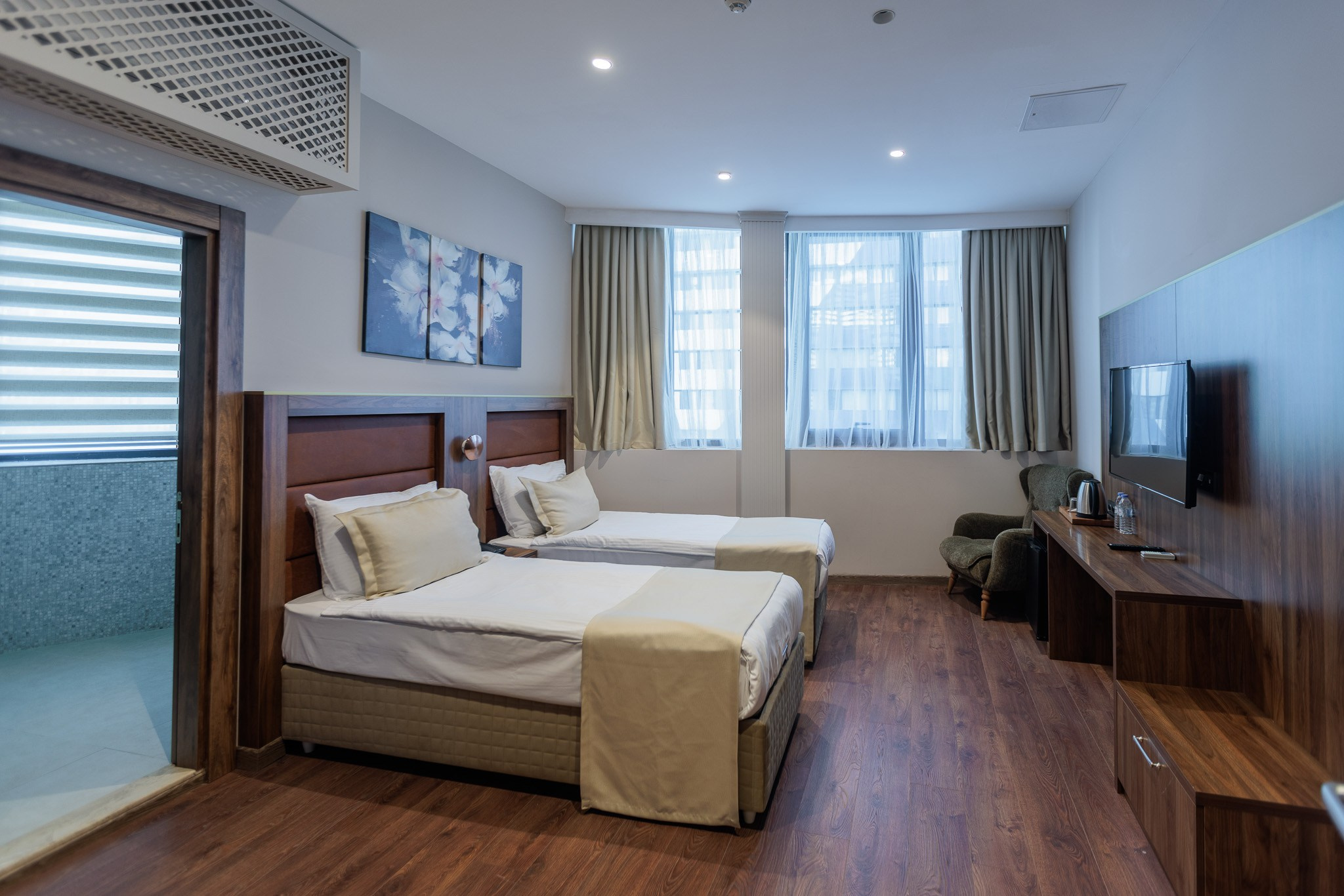 SKY TOWER (METRO CITY). Режиссёр, клипмейкер, фотограф — Андрей Охота