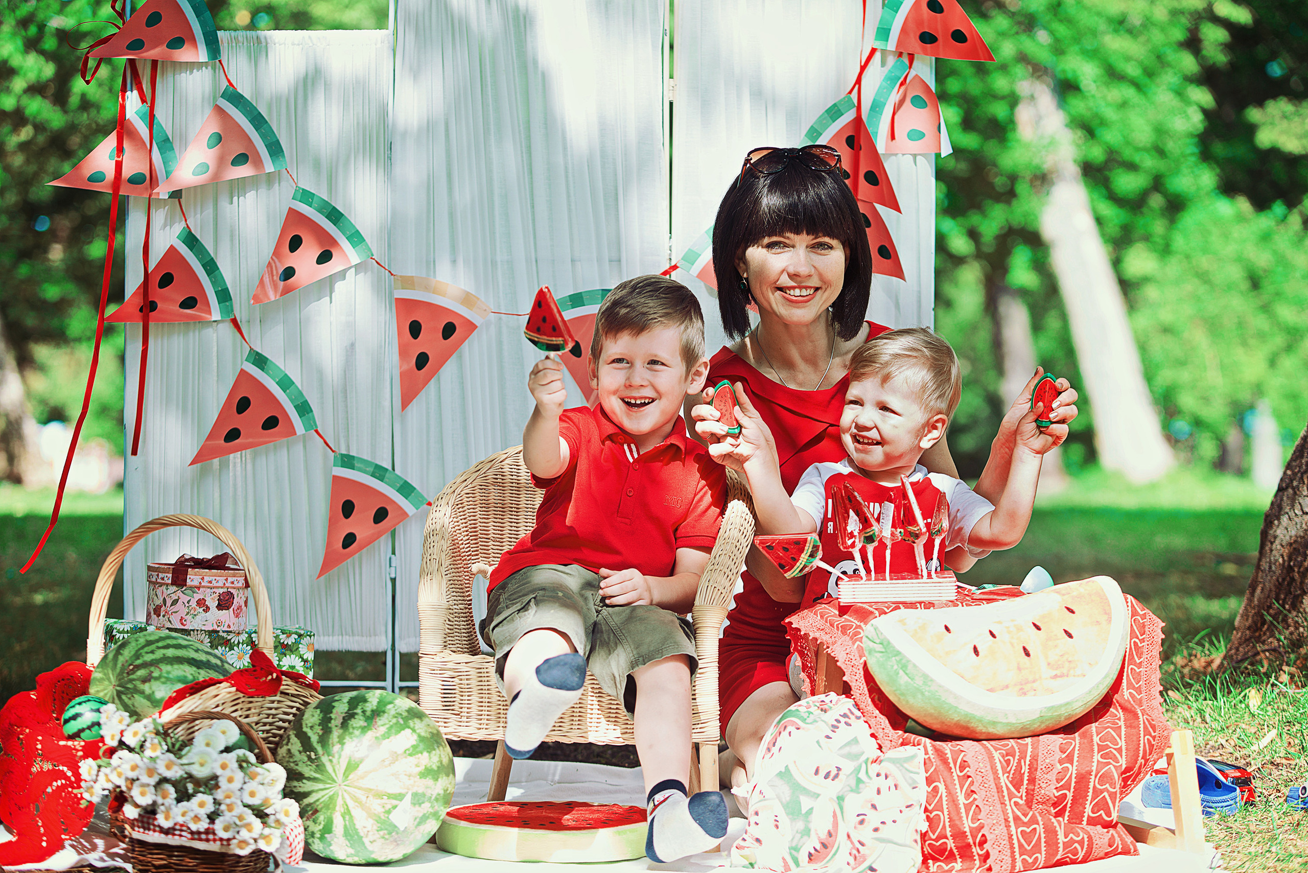 Арбузный проект,Арбузная фотосессия,семейная фотосессия, фотосессия в парке, семейный фотограф в самаре, фотограф в самаре, семейная фотосъемка, детский фотограф марина алексеева, детский фотограф в самаре, фотостудия аквамарин, фотостудия в самаре, яркая фотосессия