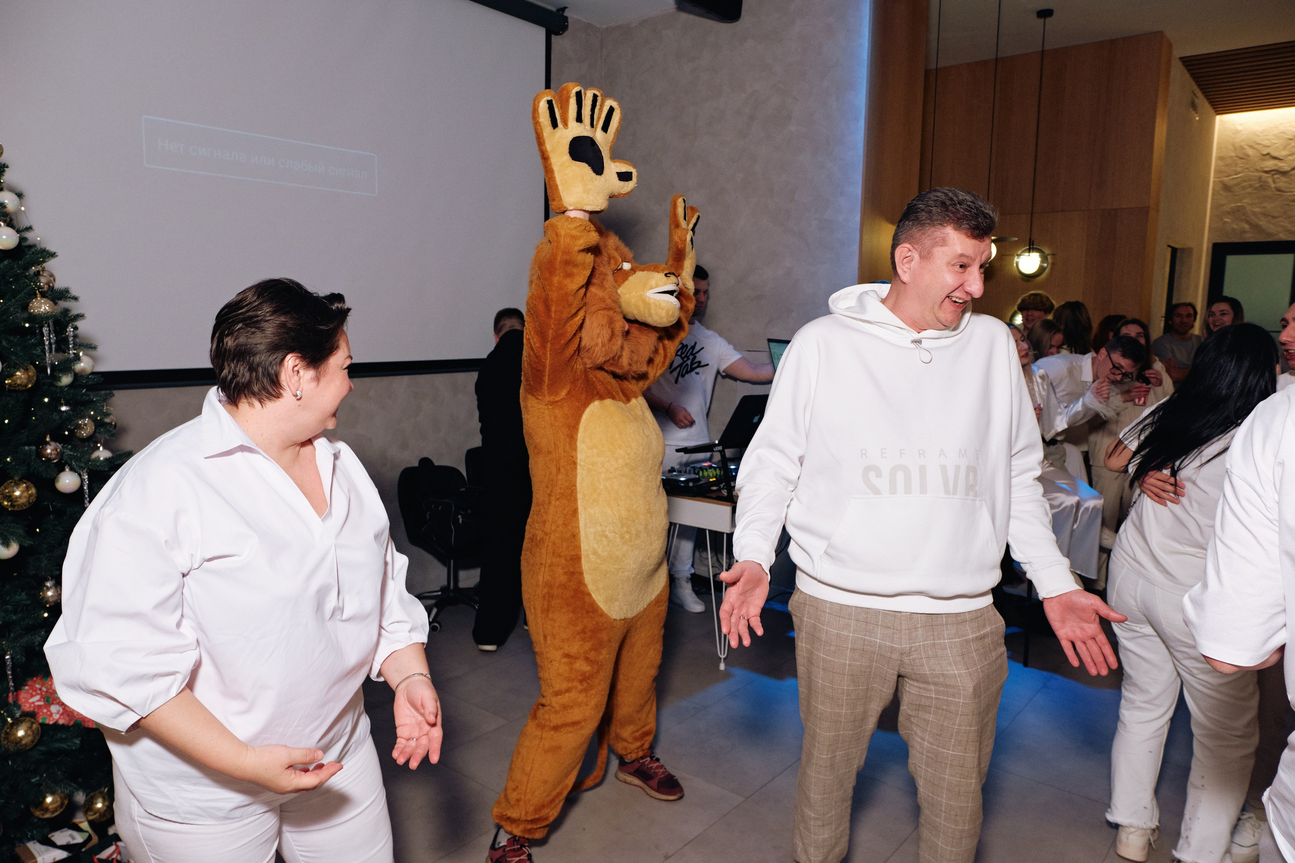 Корпоратив в белом компании Pride group. Семейные и свадебные фотосессии в СПб, в студии, на улице, на природе