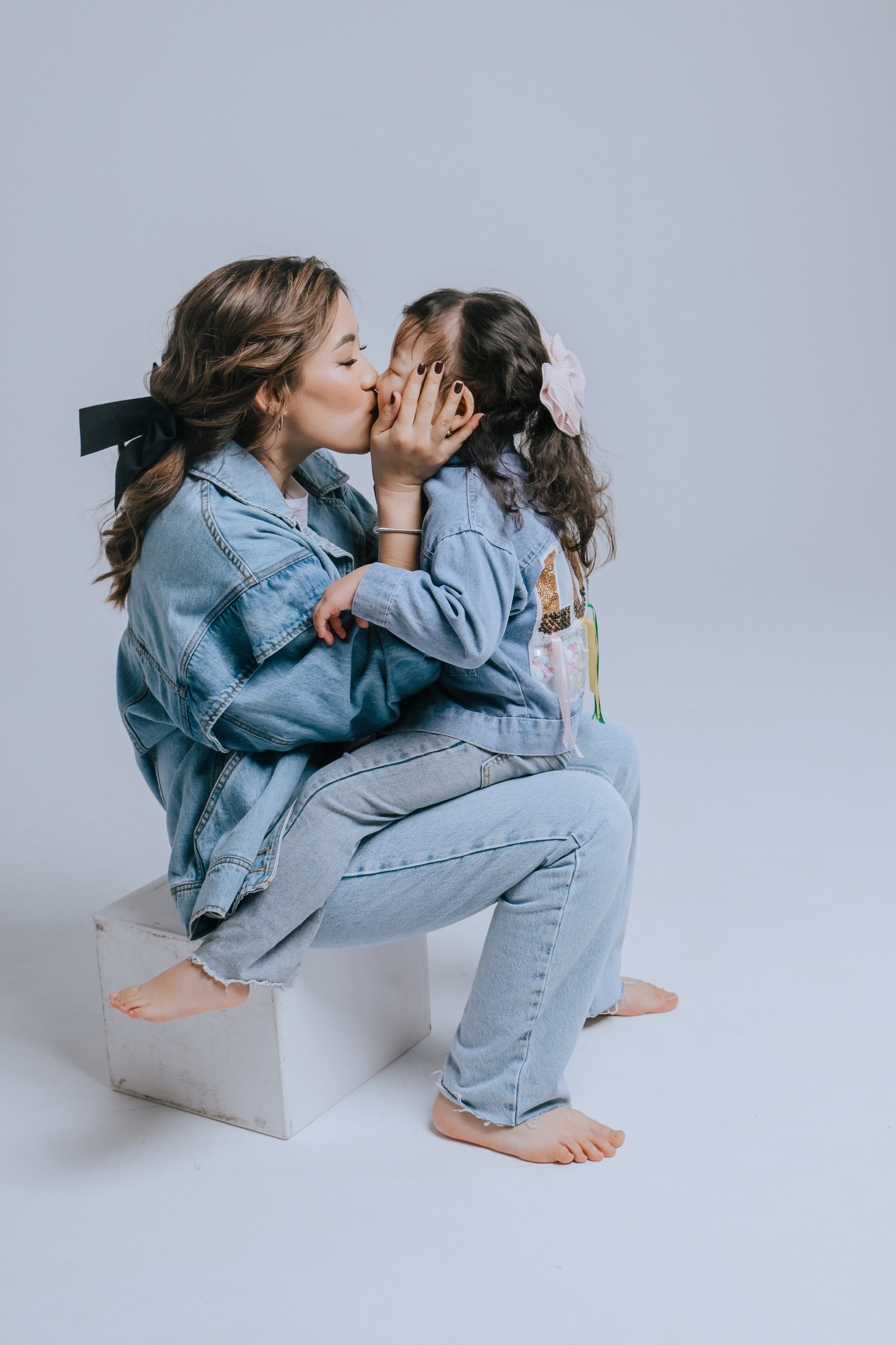 Ира и Аня. Фотограф Ярмишко Дарья. Выпускные фотокниги