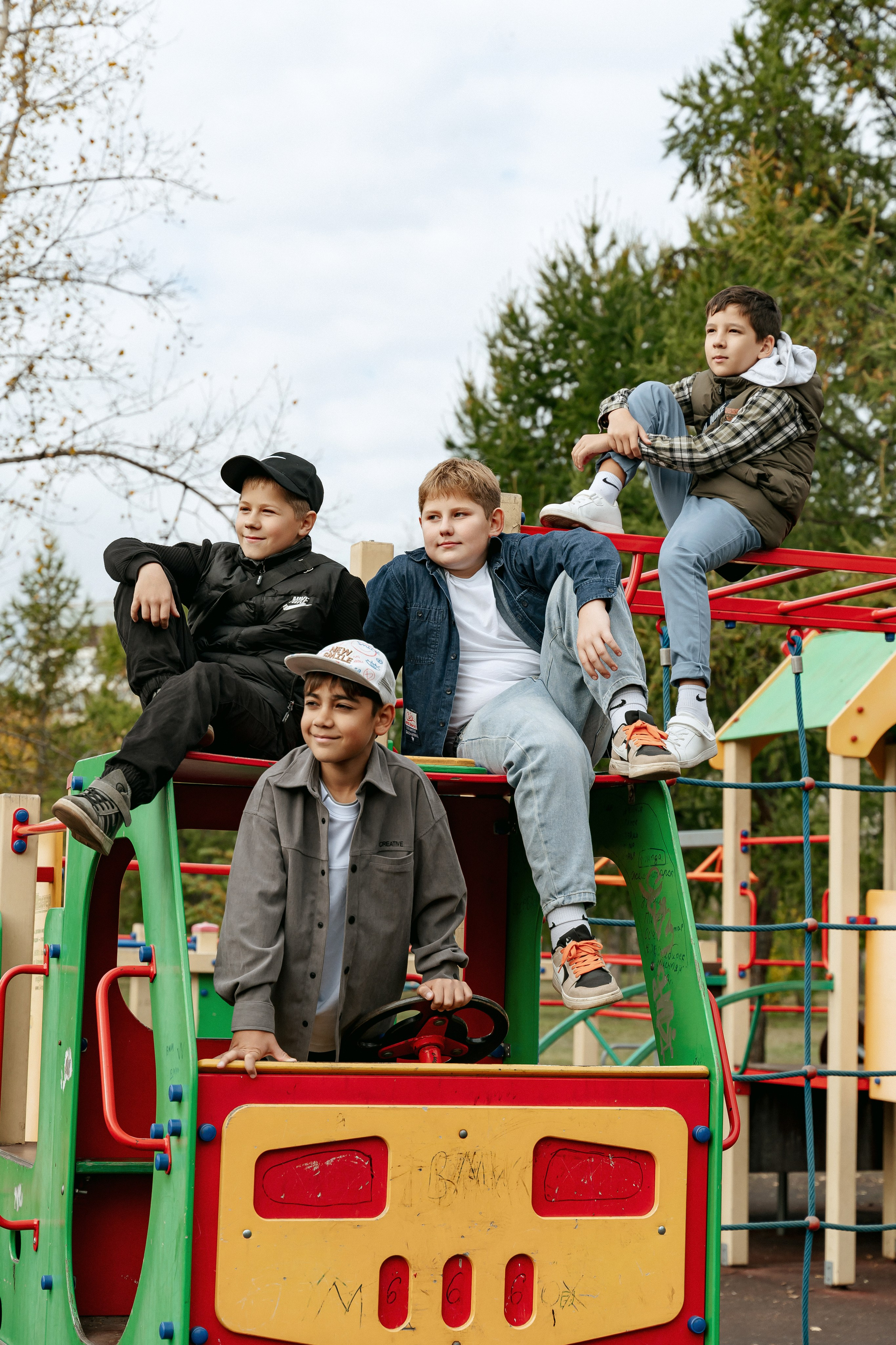 Фотосессия осенью в парке. 4 класс. Фотограф Ким Наталья в Красноярске