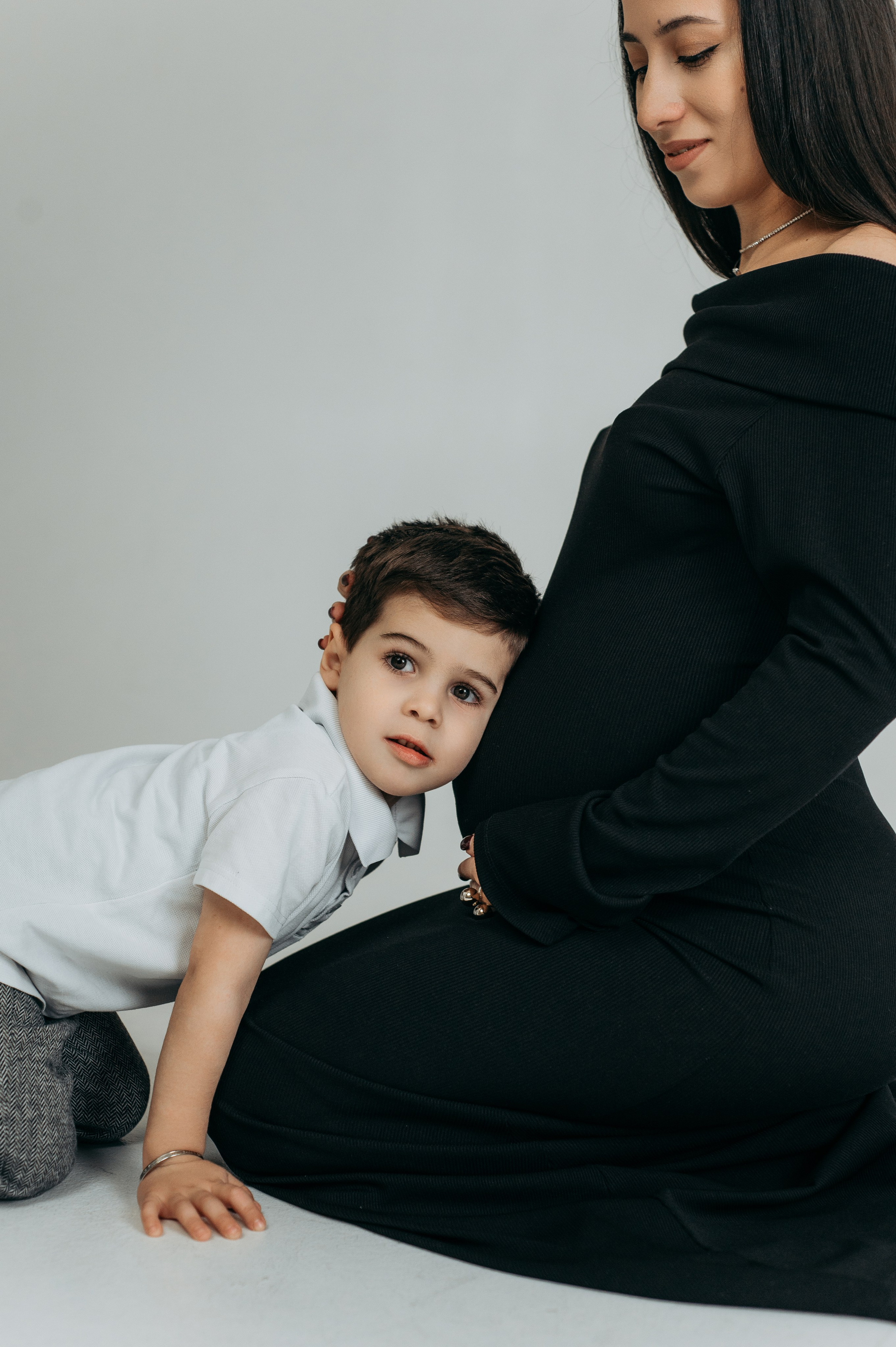 Семейная фотосессия на циклораме. Семейный и свадебный фотограф в Санкт-Петербурге Юлия Мельникова