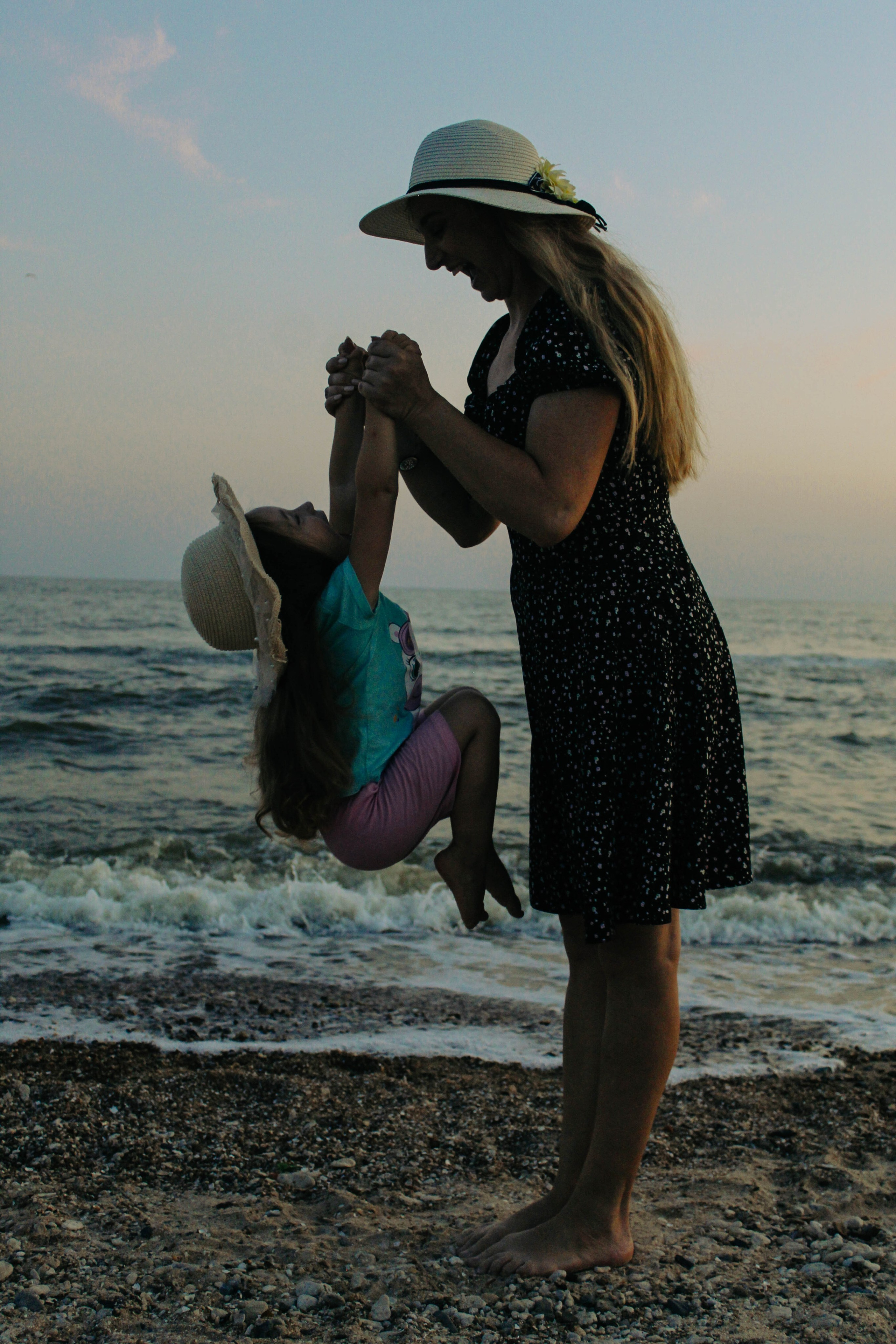 Два поколения. Илья Чемис — Фотограф в Мариуполе