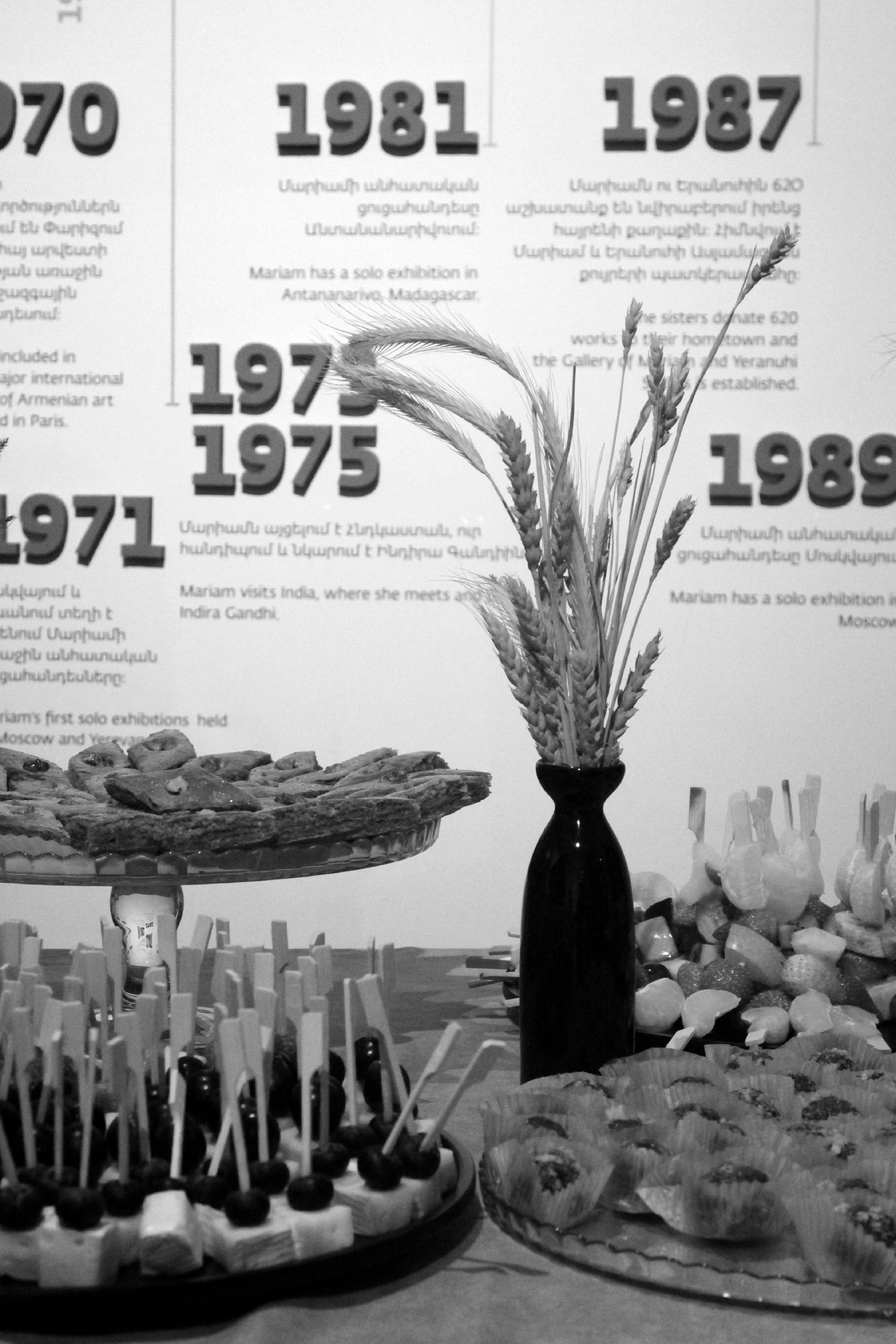 Выставка в г. Гюмри, Армения. Фоторепортаж  Д. Несмелова. Арт-фотограф Ксения Якутович